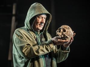 REVIEW: Sir Ian McKellen in Hamlet at Theatre Royal Windsor
