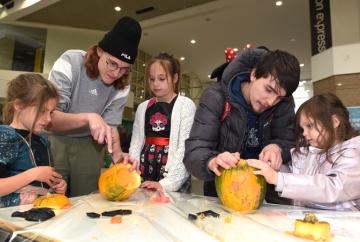 In pictures: Families enjoy Halloween pumpkin carving in Maidenhead town centre