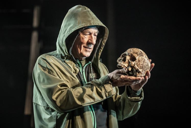 REVIEW: Sir Ian McKellen in Hamlet at Theatre Royal Windsor 