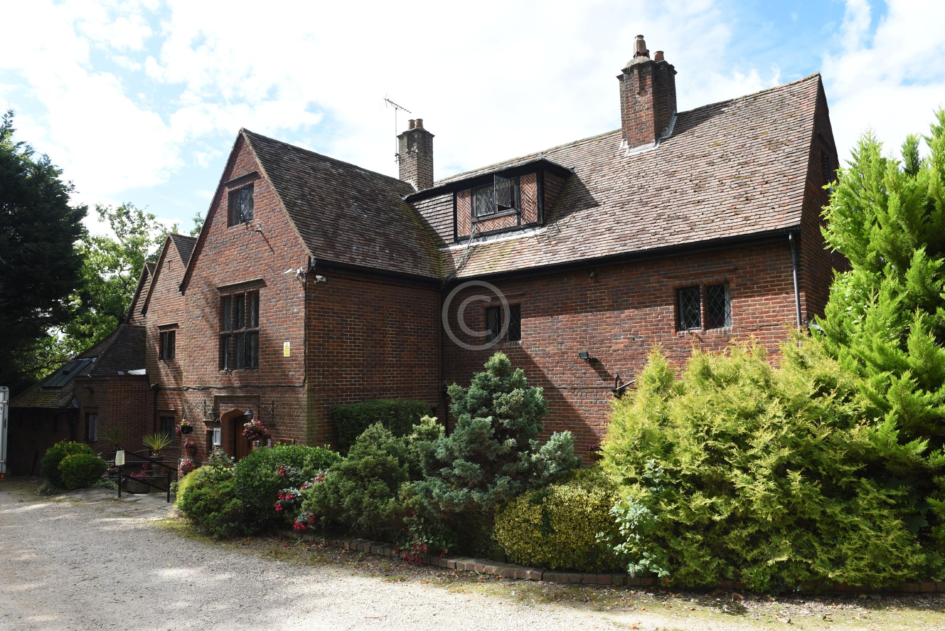 BOURNE END 128543 Photo 1 of 3 Baylis Media Photos