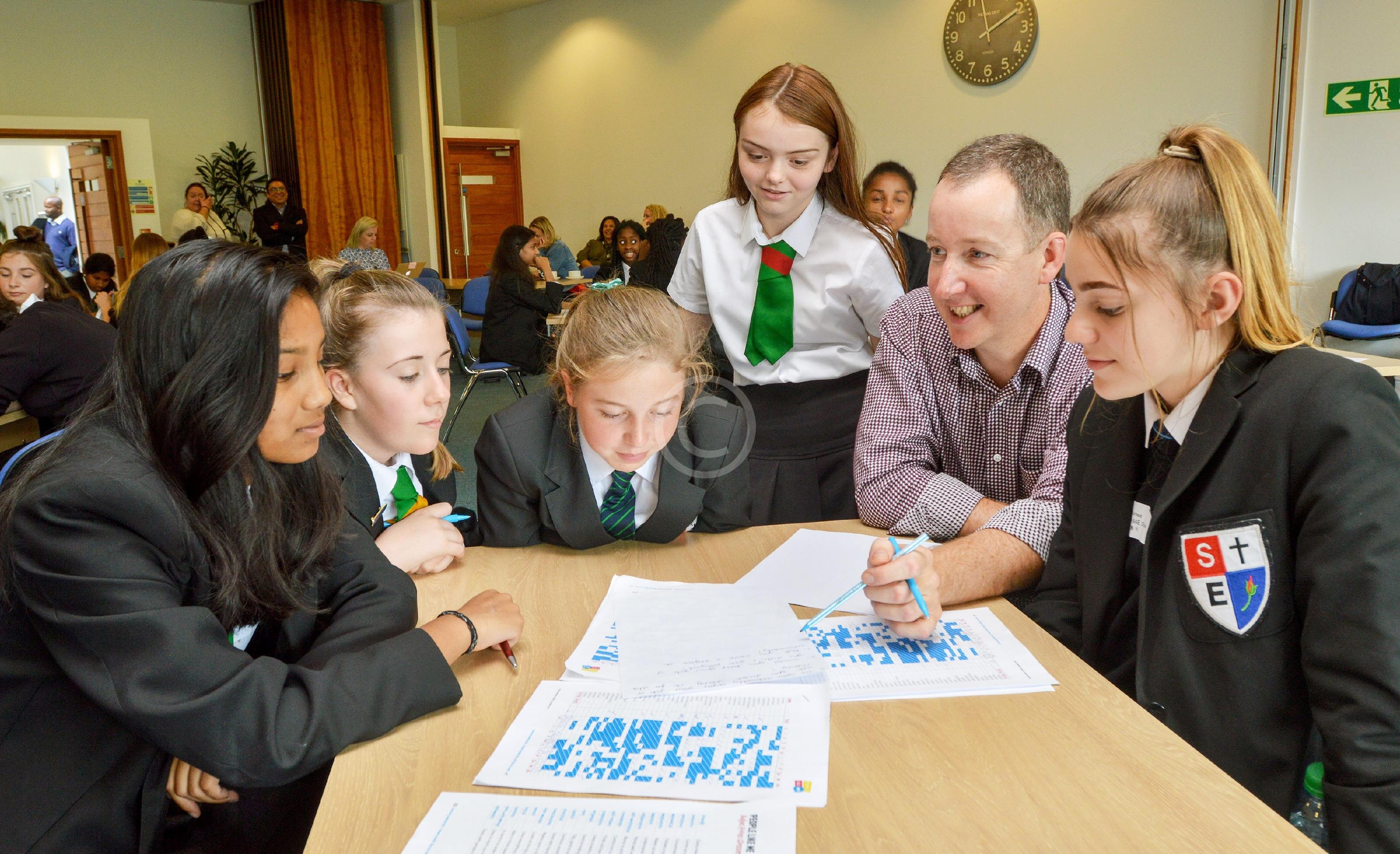 DATCHET 128698 Photo 2 of 6 Baylis Media Photos