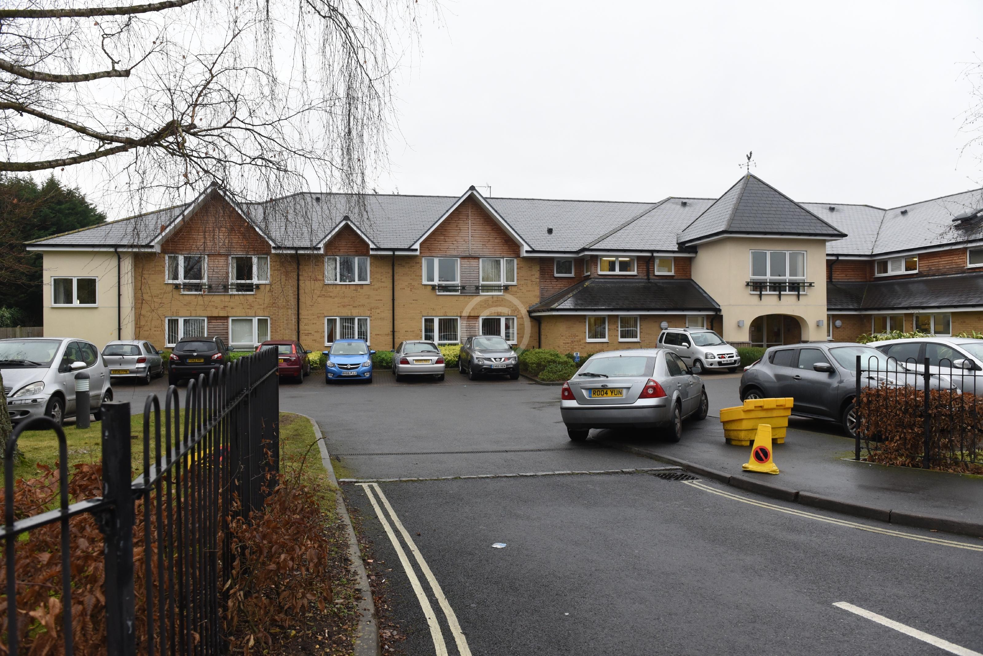 BURNHAM 129271 Photo 1 of 7 Baylis Media Photos