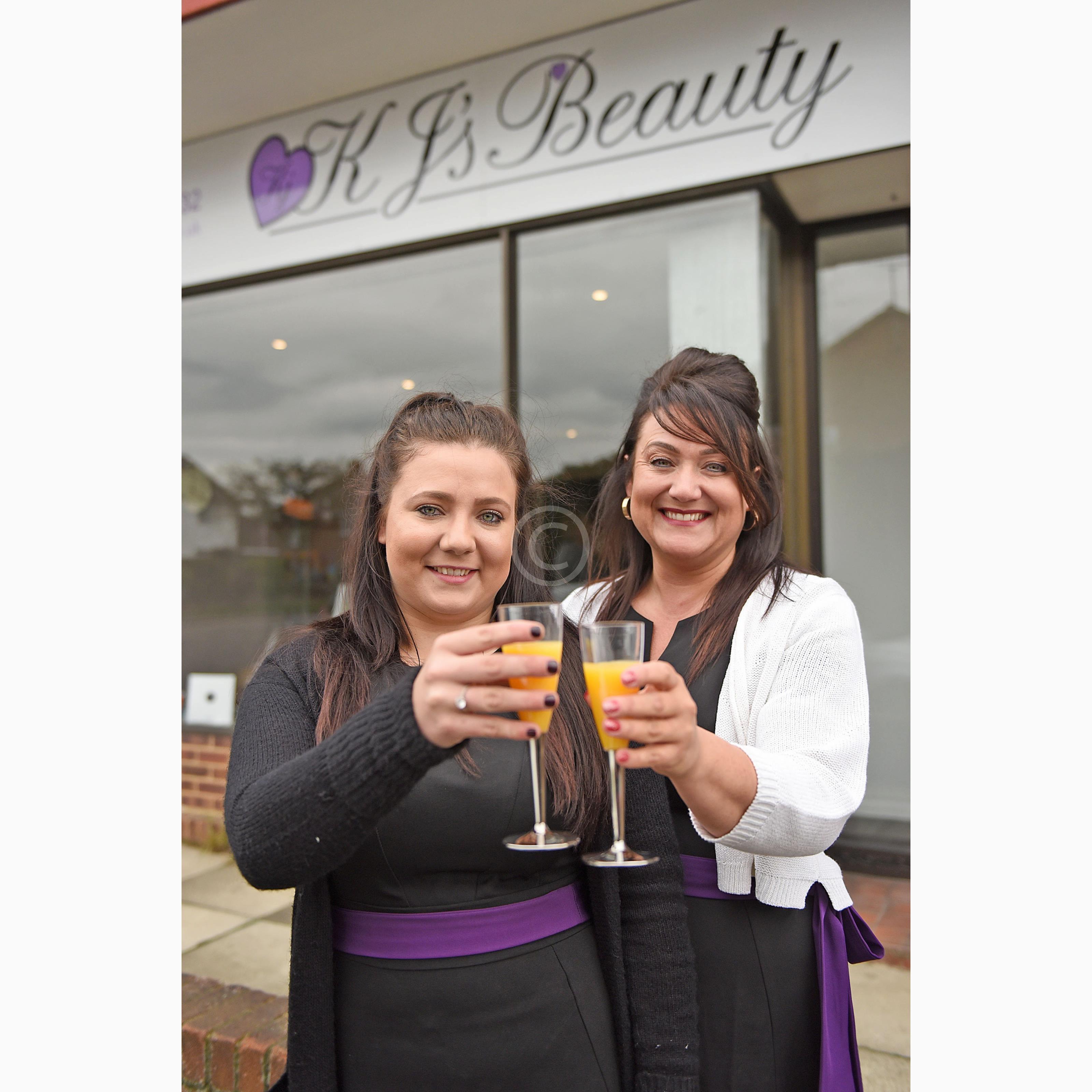 TWYFORD 129642 Photo 1 of 6 Baylis Media Photos