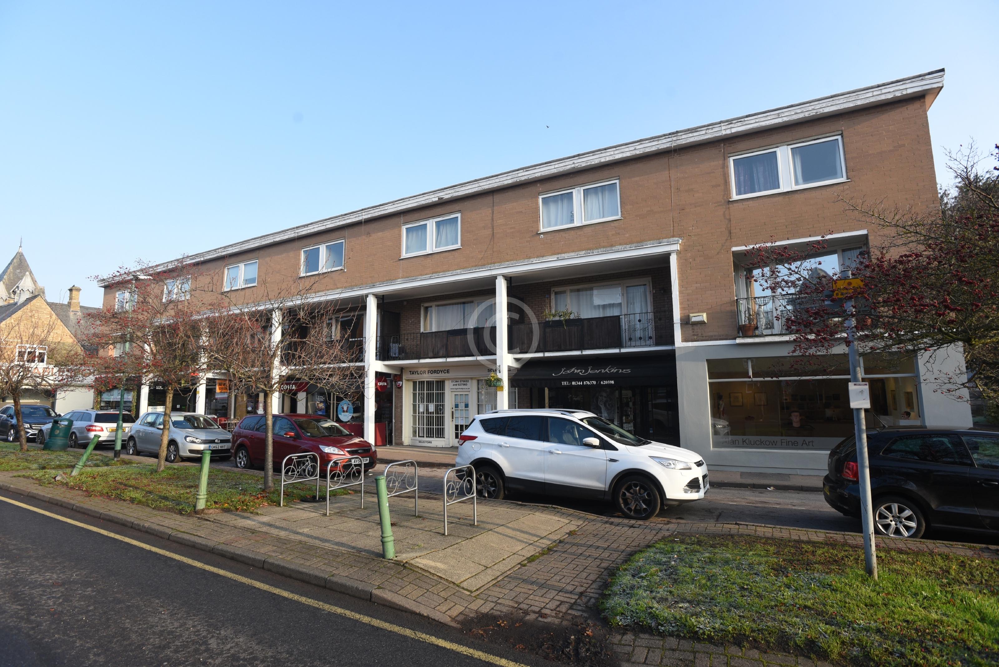 SUNNINGDALE 130649 Photo 1 of 7 Baylis Media Photos