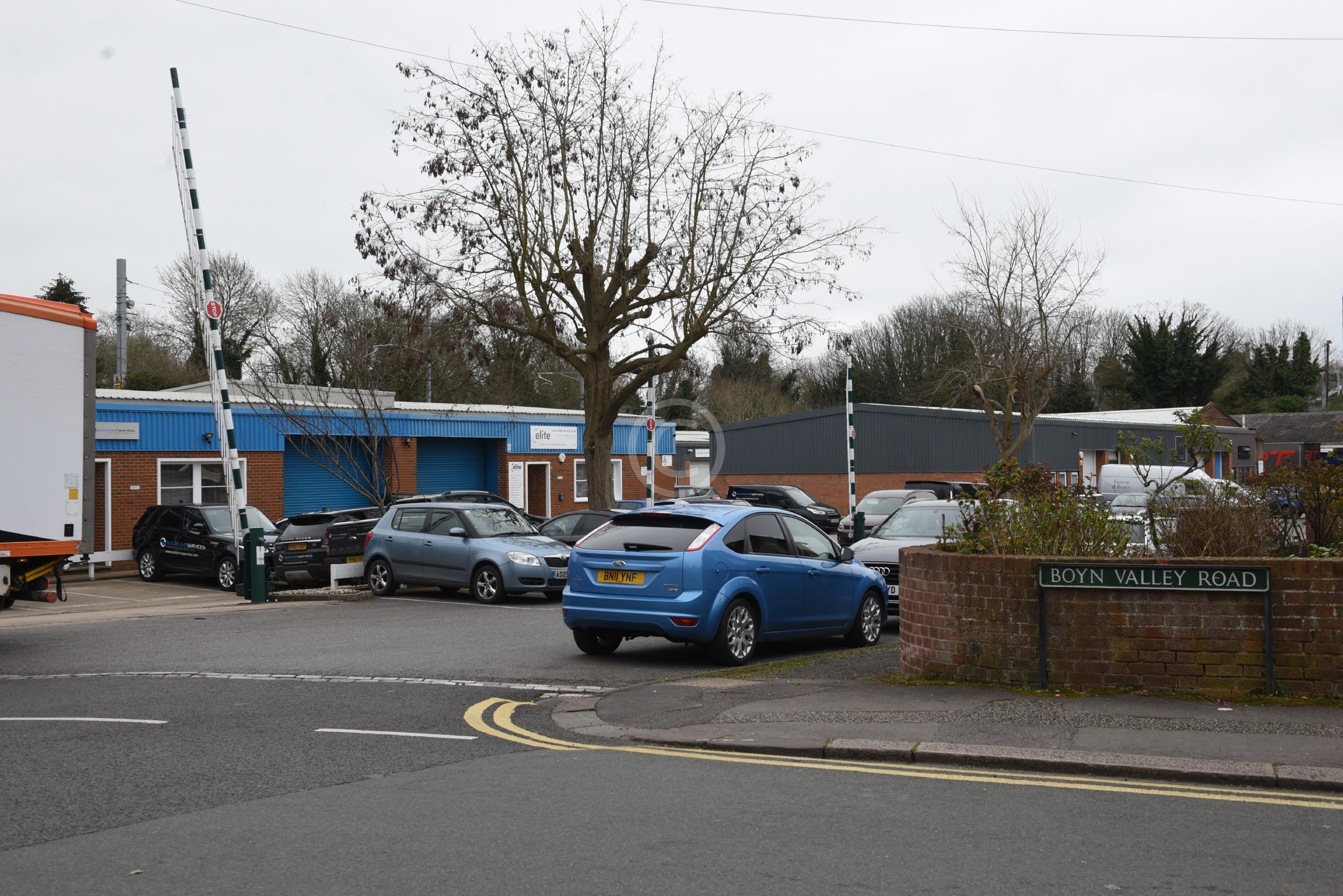 MAIDENHEAD 131076 Photo 1 of 4 Baylis Media Photos