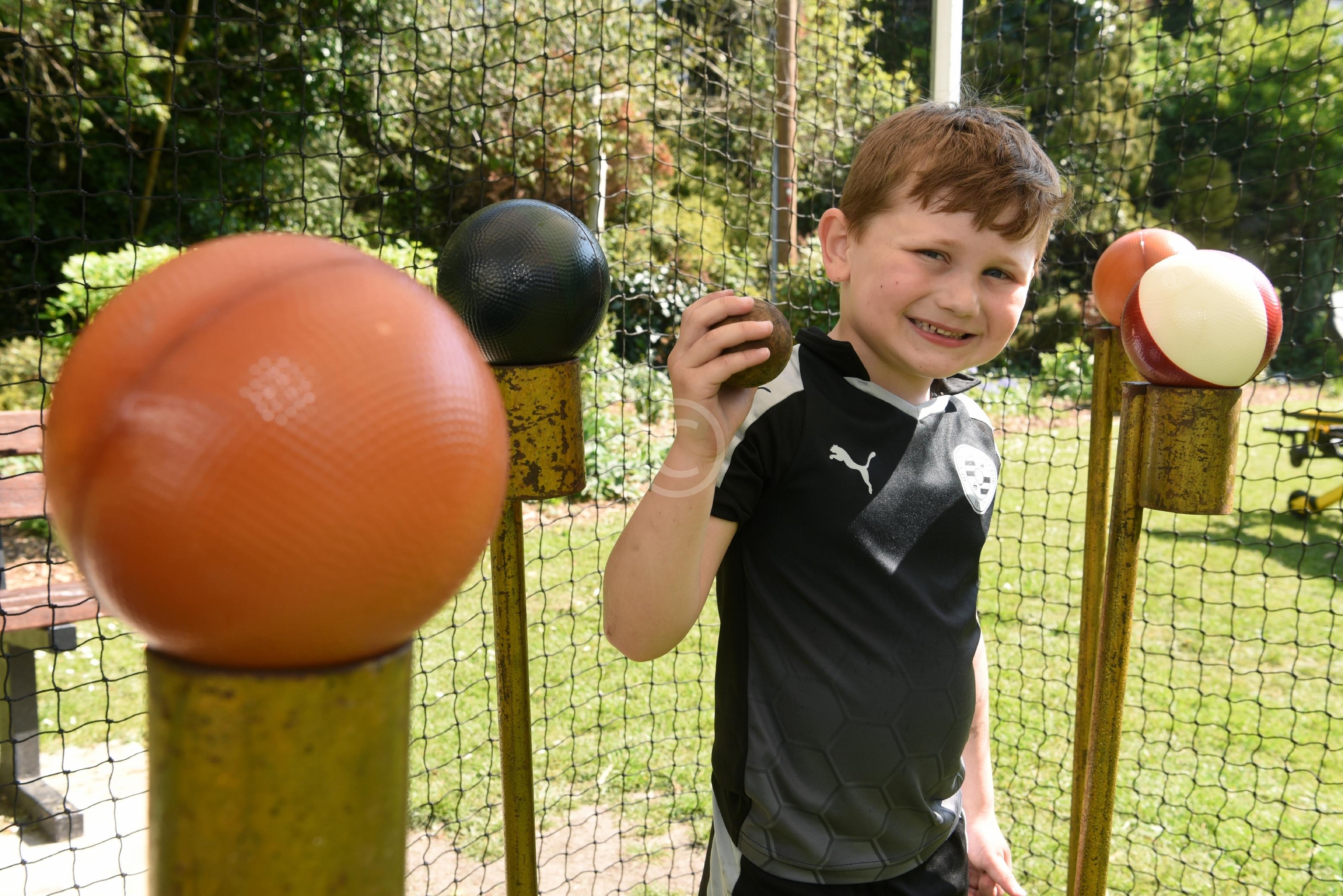 MAIDENHEAD 131209 Photo 1 of 19 Baylis Media Photos