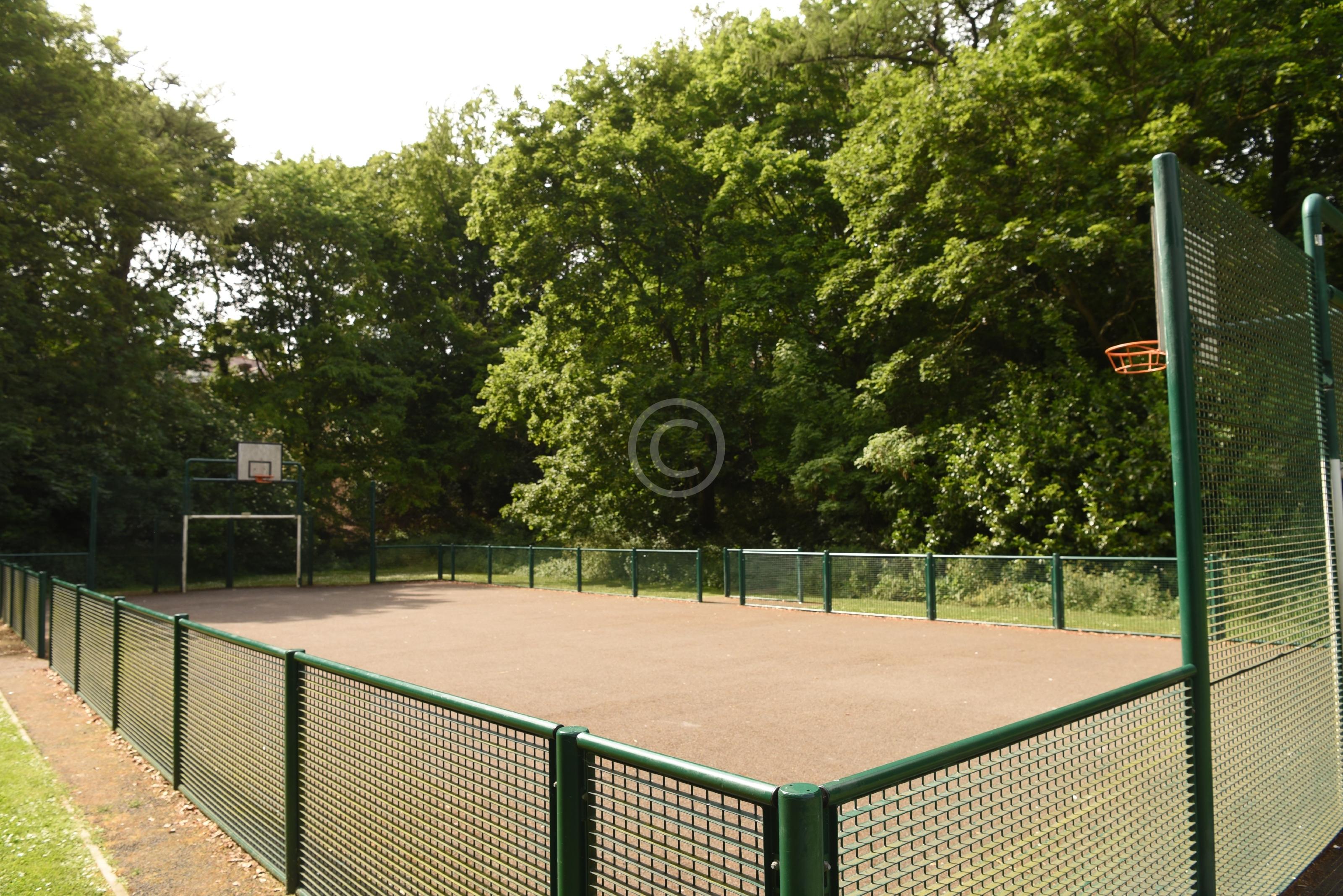 MAIDENHEAD 131362 Photo 1 of 5 Baylis Media Photos