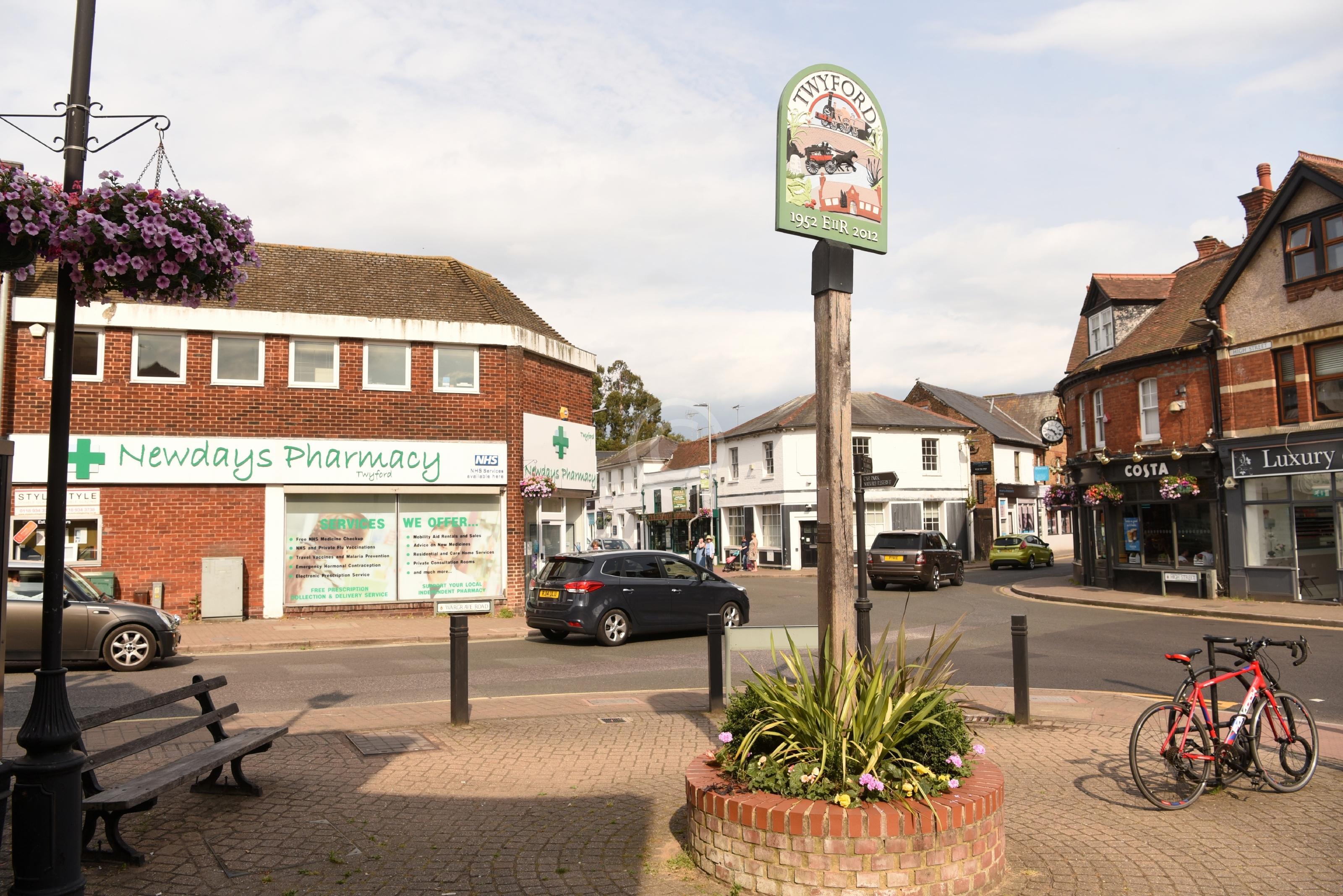 TWYFORD 131532 Photo 1 of 4 Baylis Media Photos