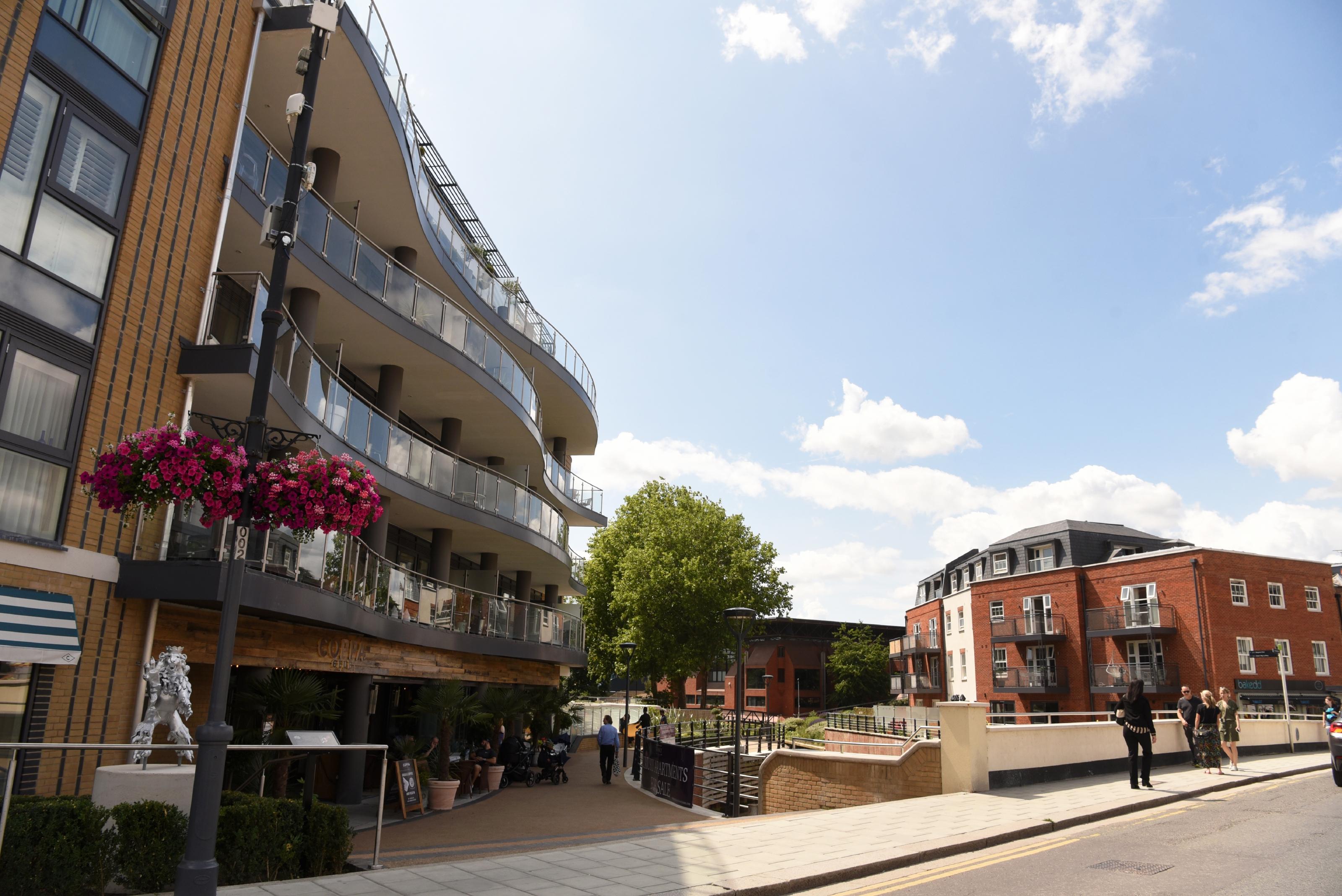 MAIDENHEAD 131561 Photo 1 of 5 Baylis Media Photos