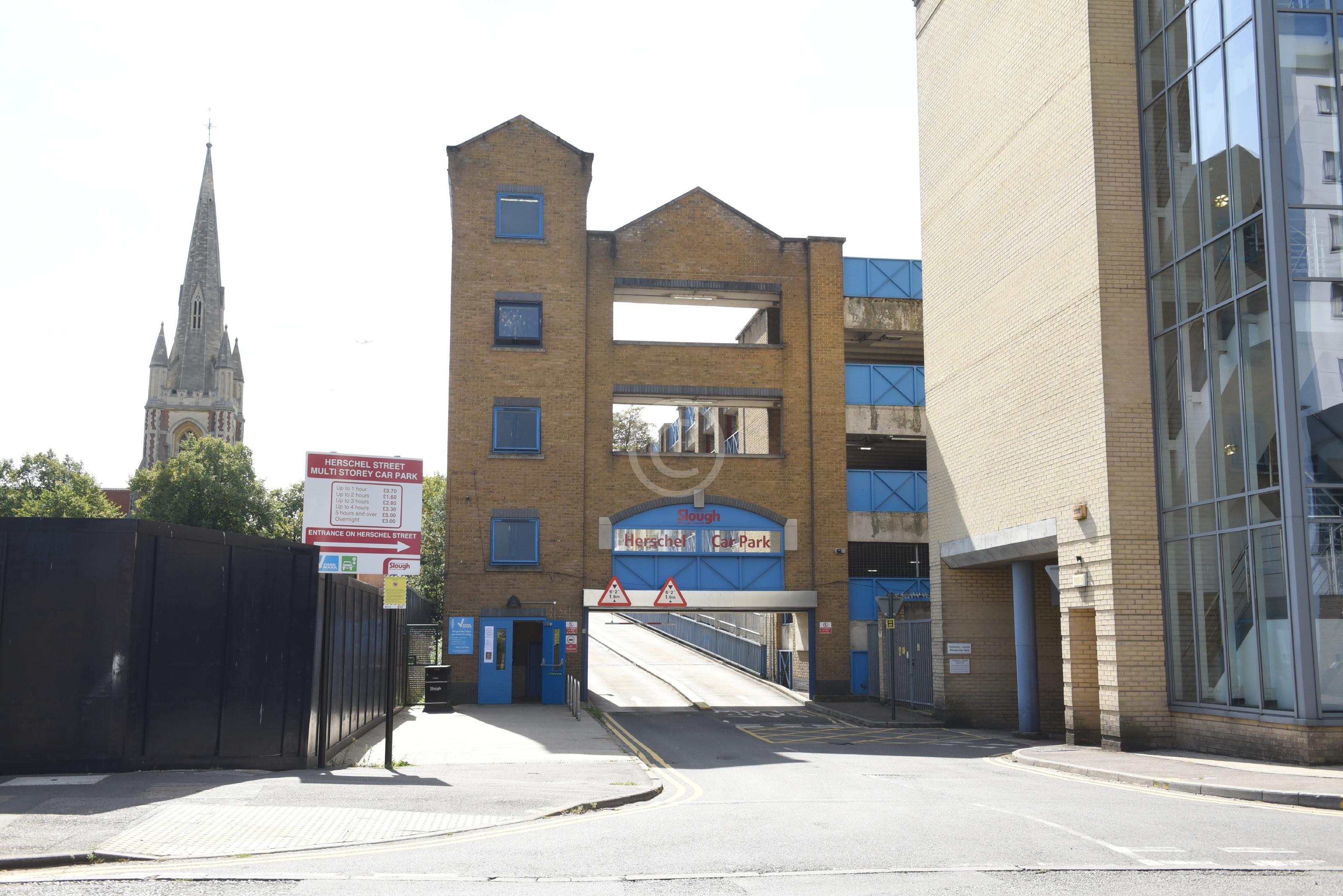 SLOUGH 131806 Photo 2 of 8 Baylis Media Photos