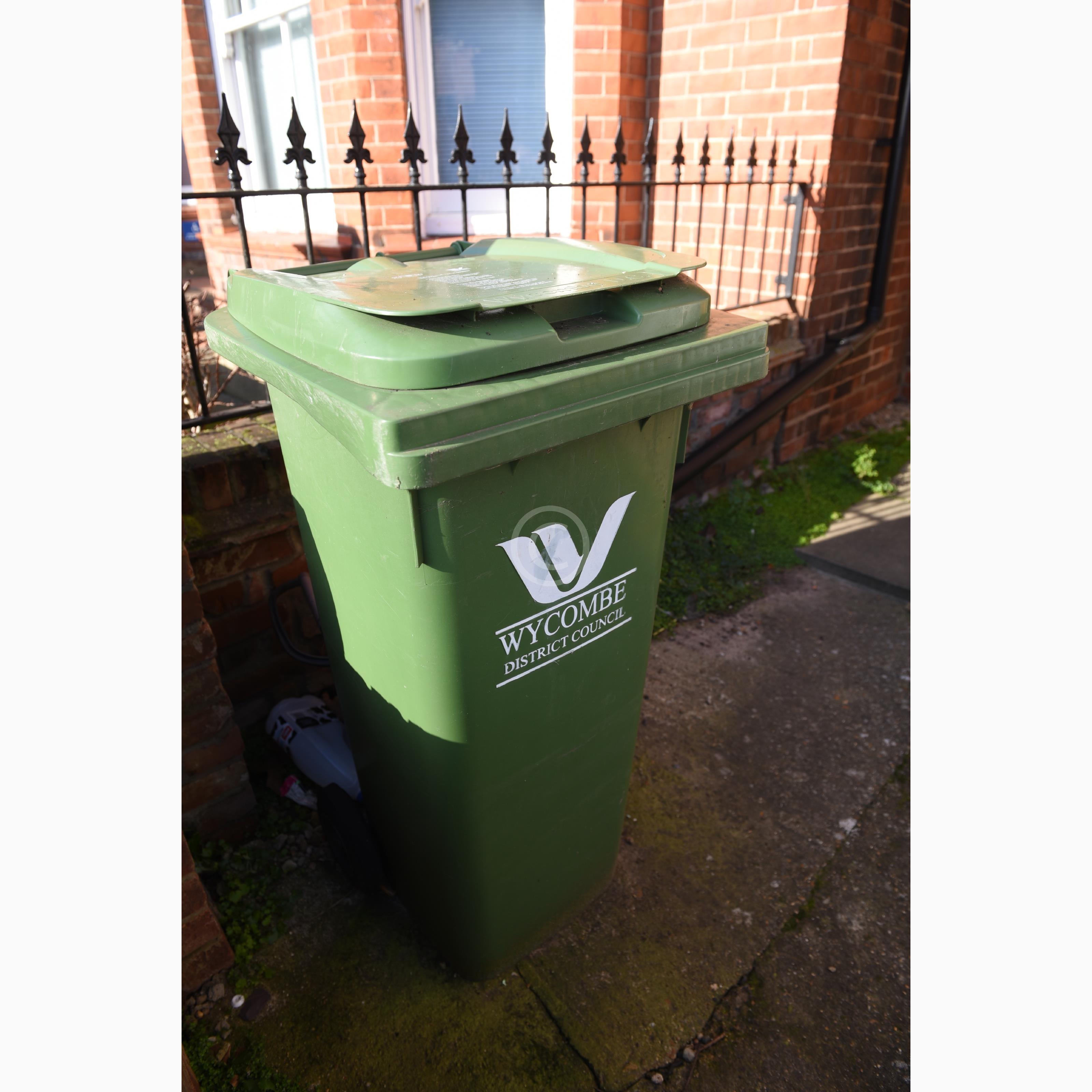 Marlow 132480 Photo 1 Of 8 Baylis Media Photos