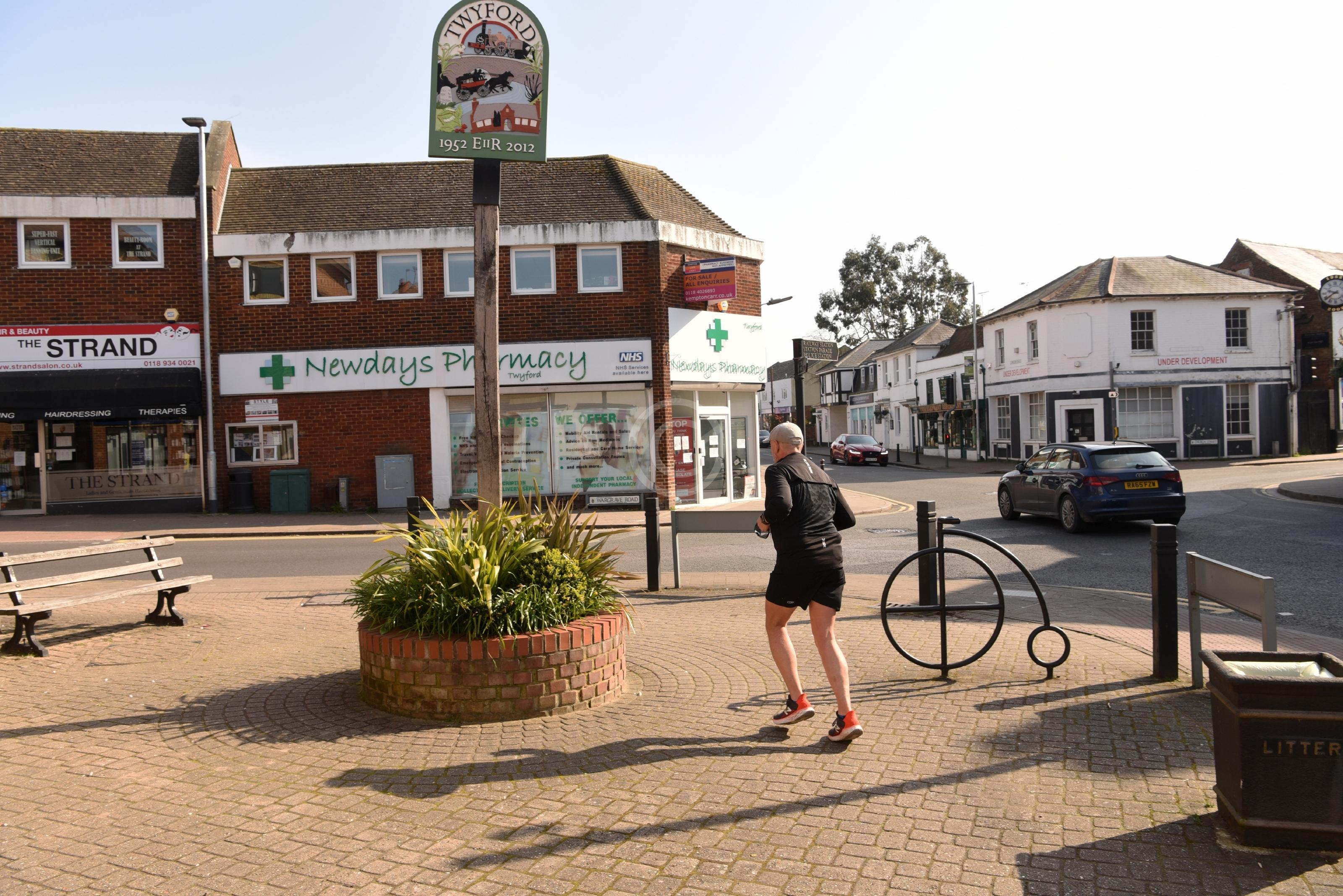 TWYFORD 132661 Photo 1 of 17 Baylis Media Photos