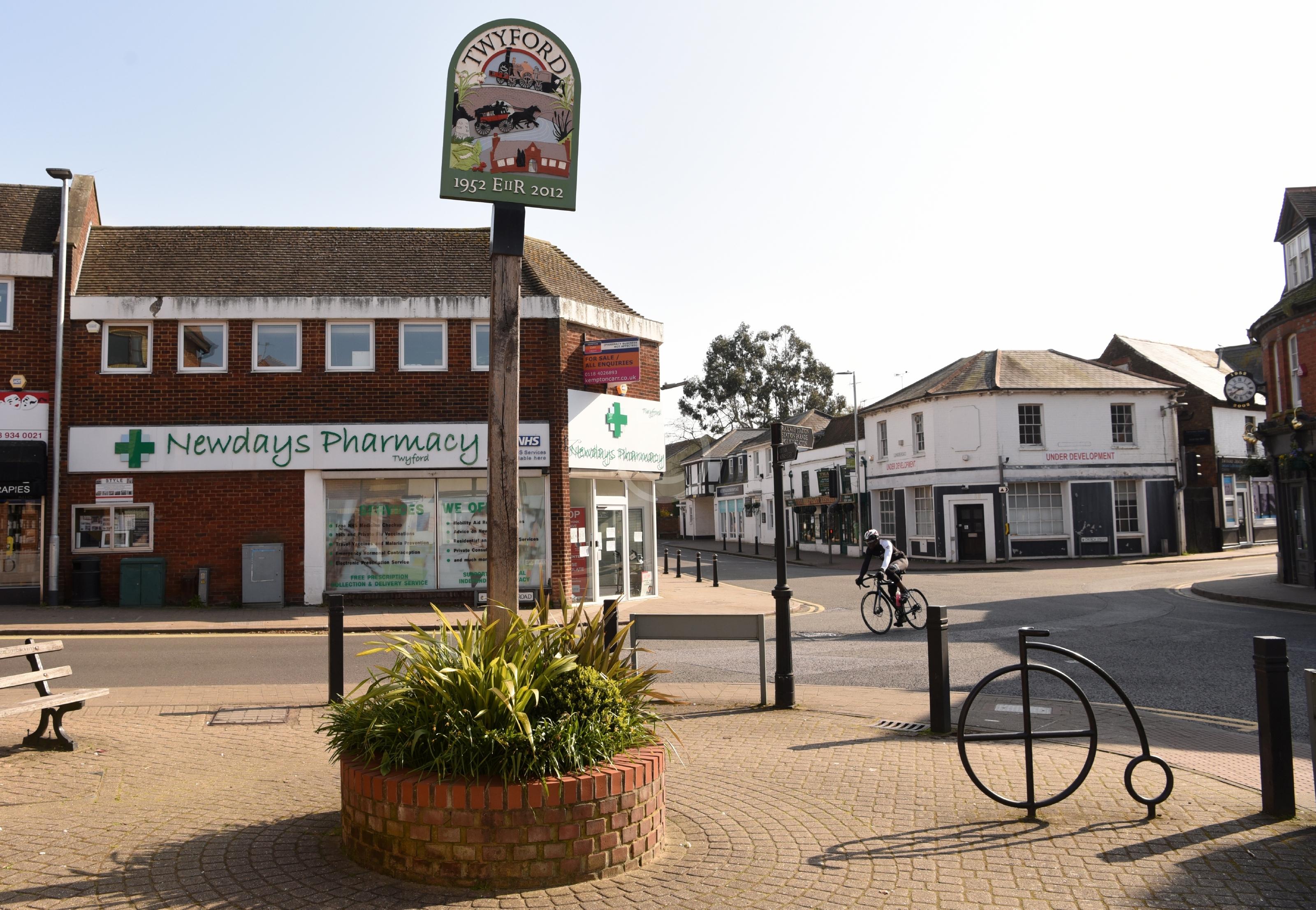 TWYFORD 132661 Photo 1 of 17 Baylis Media Photos