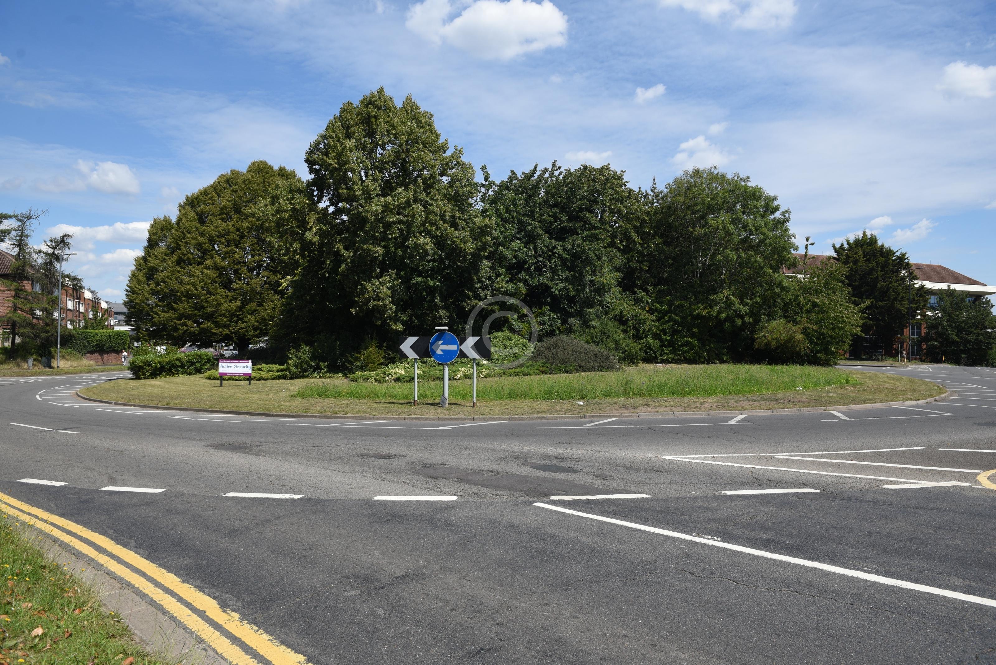 MAIDENHEAD 132842 Photo 1 of 8 Baylis Media Photos