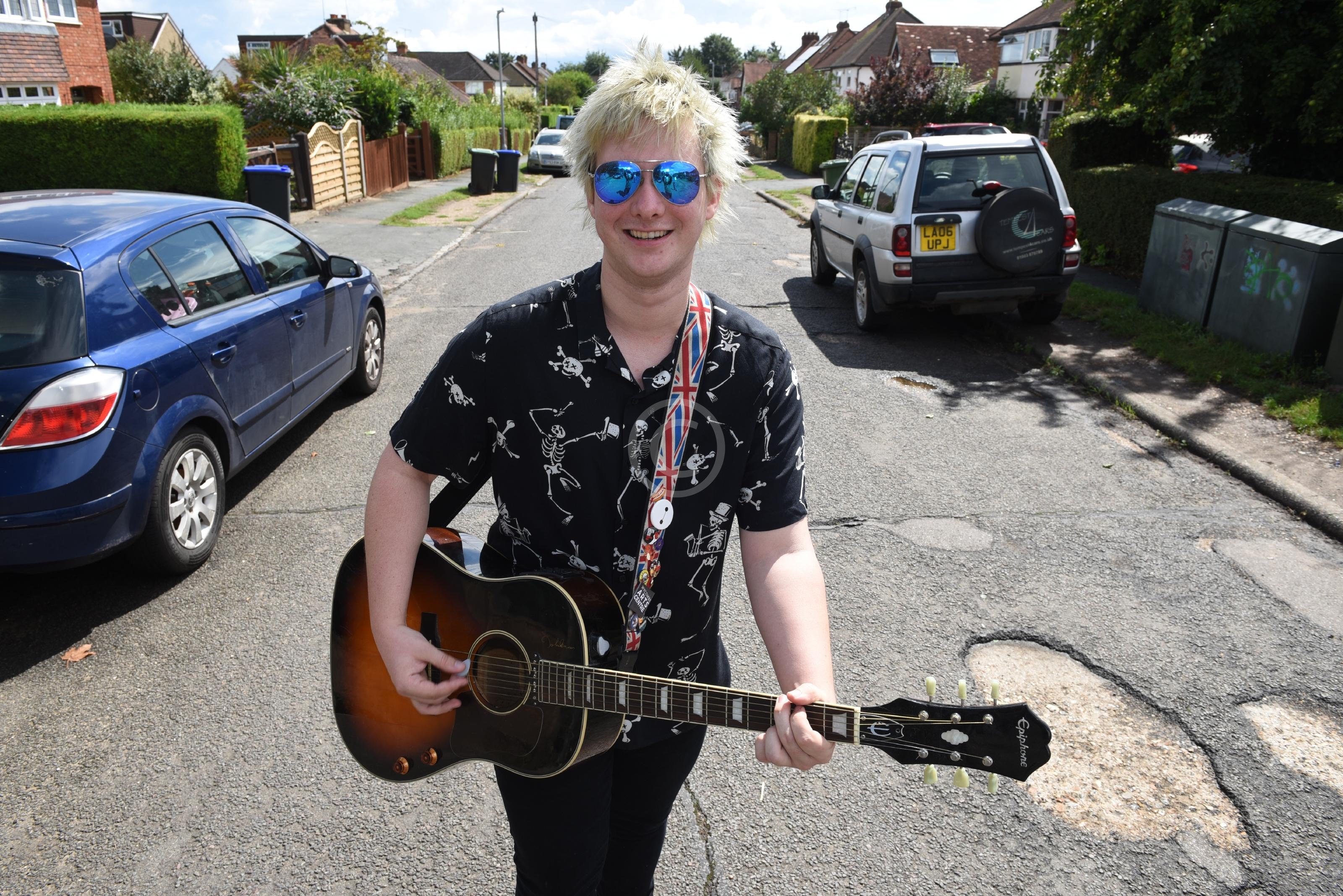 BURNHAM 132903 Photo 2 of 8 Baylis Media Photos