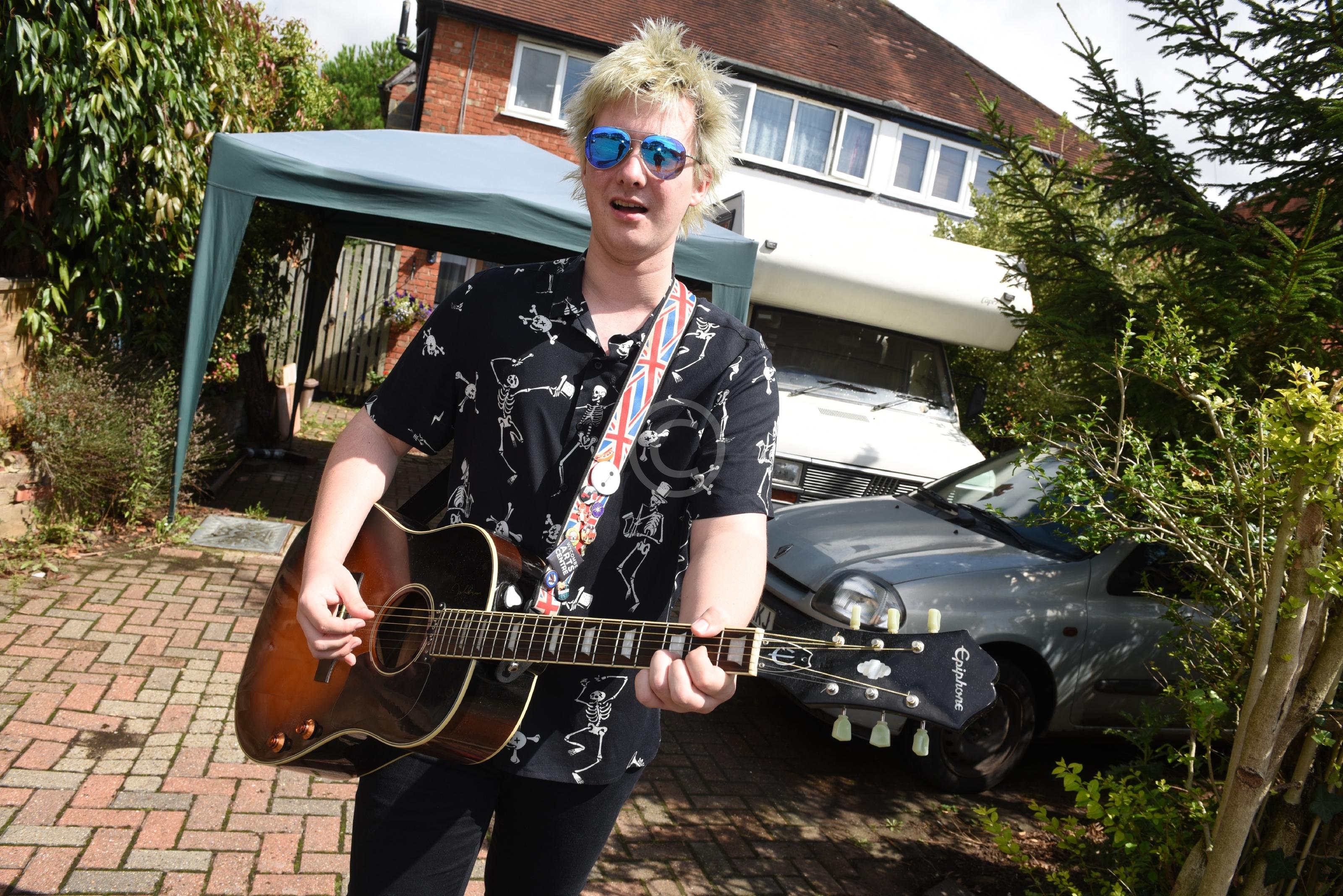 BURNHAM 132903 Photo 2 of 8 Baylis Media Photos