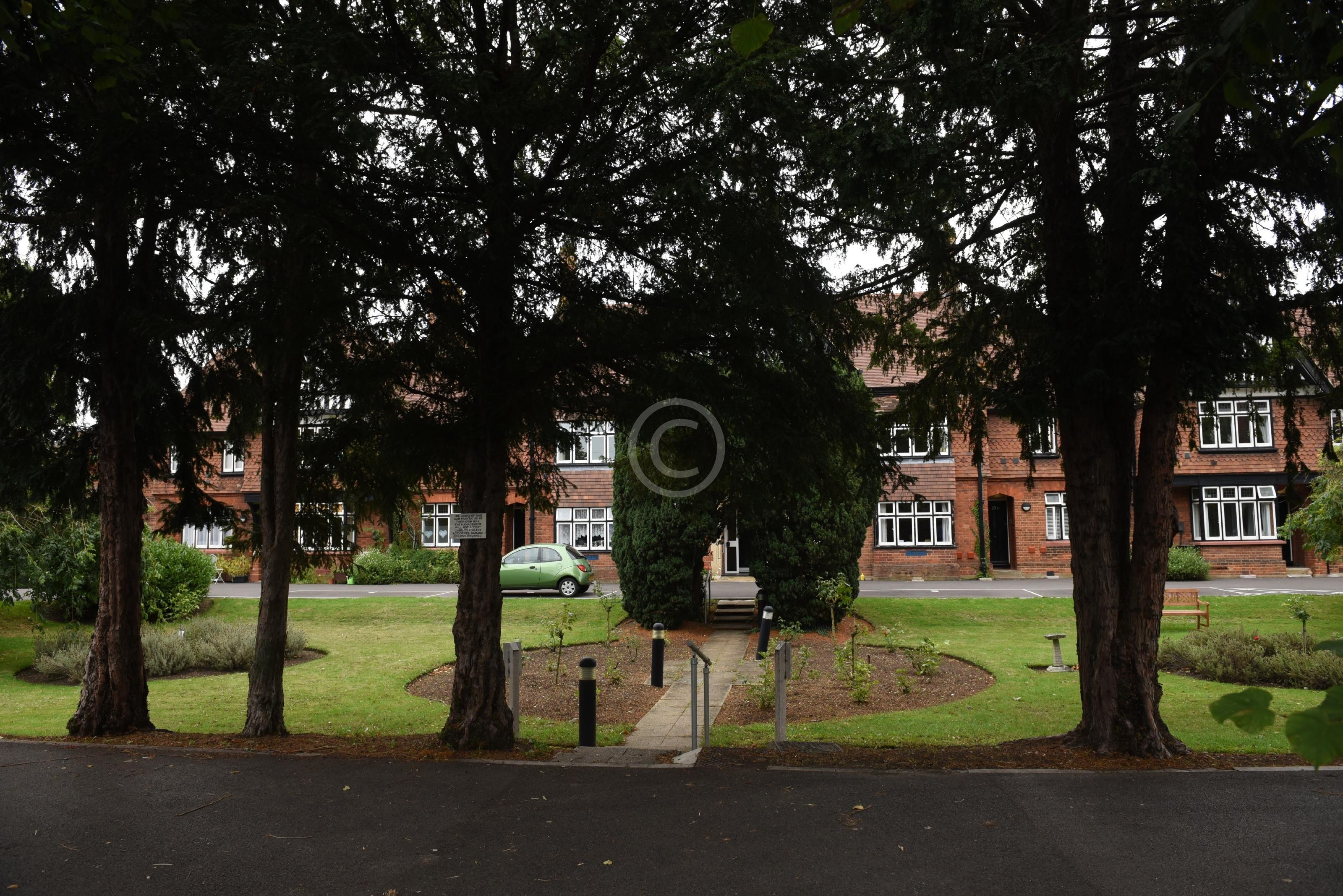 OLD WINDSOR 132934 Photo 1 of 7 Baylis Media Photos