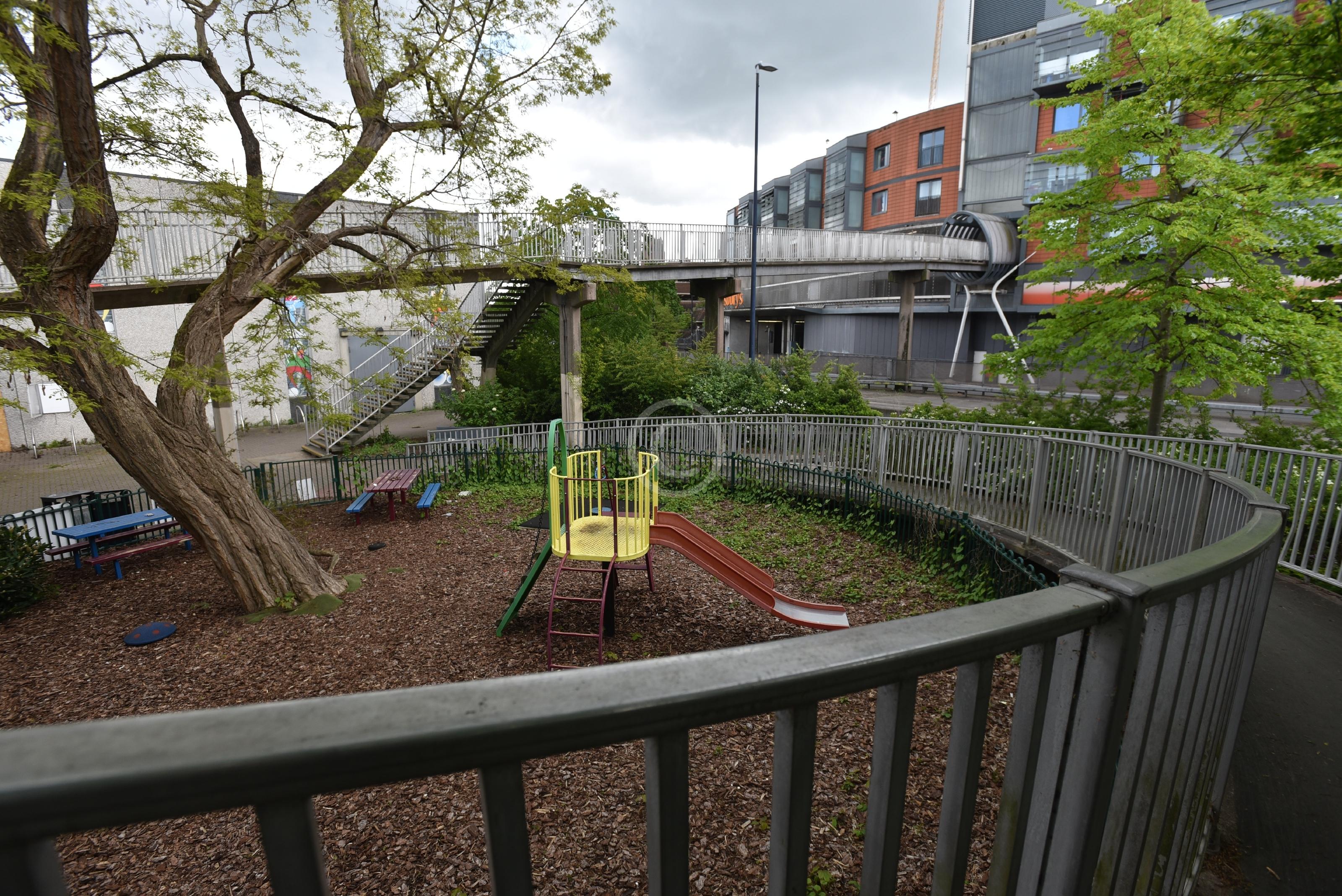 MAIDENHEAD 133531 Photo 1 of 13 Baylis Media Photos