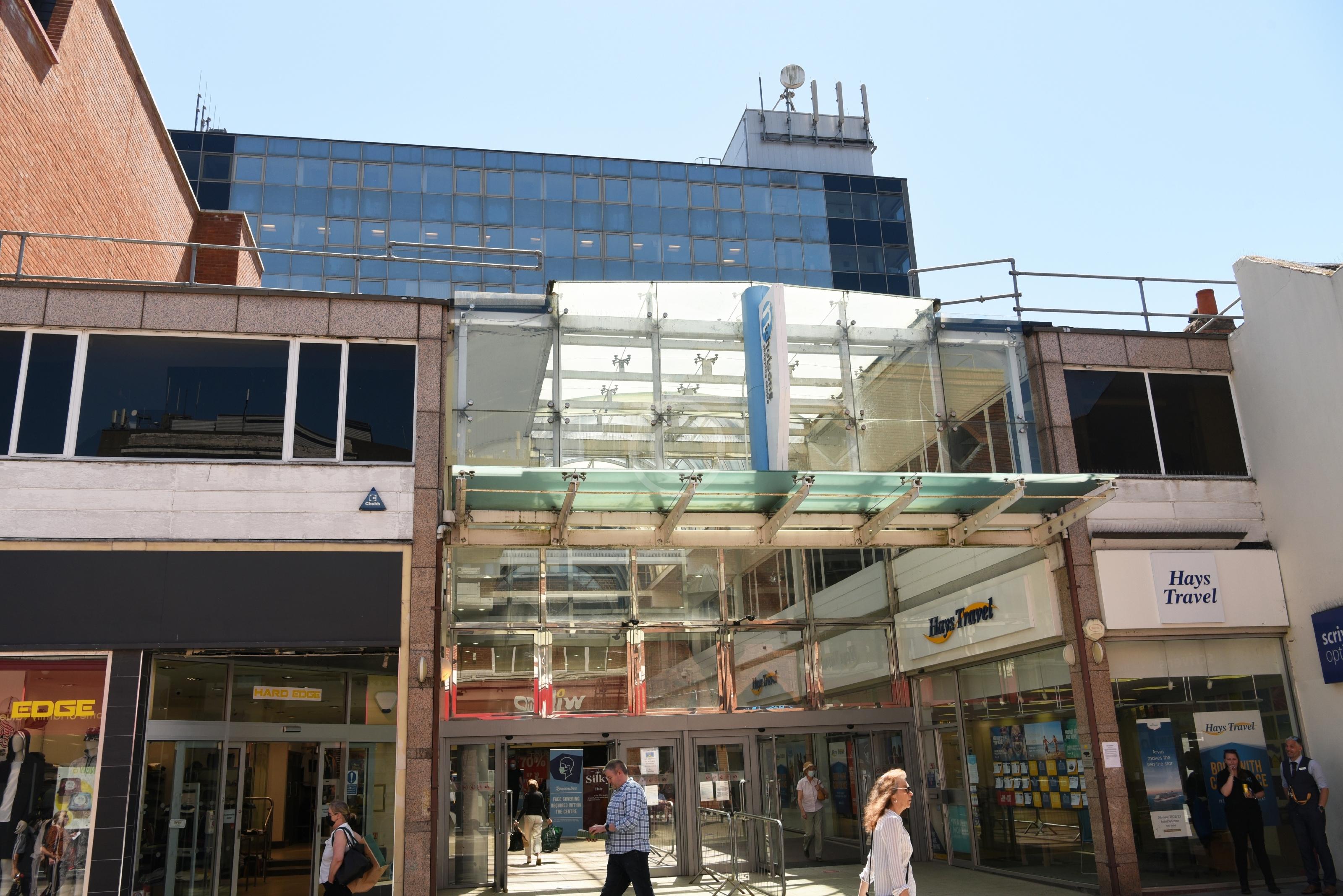 MAIDENHEAD 133590 Photo 1 of 5 Baylis Media Photos