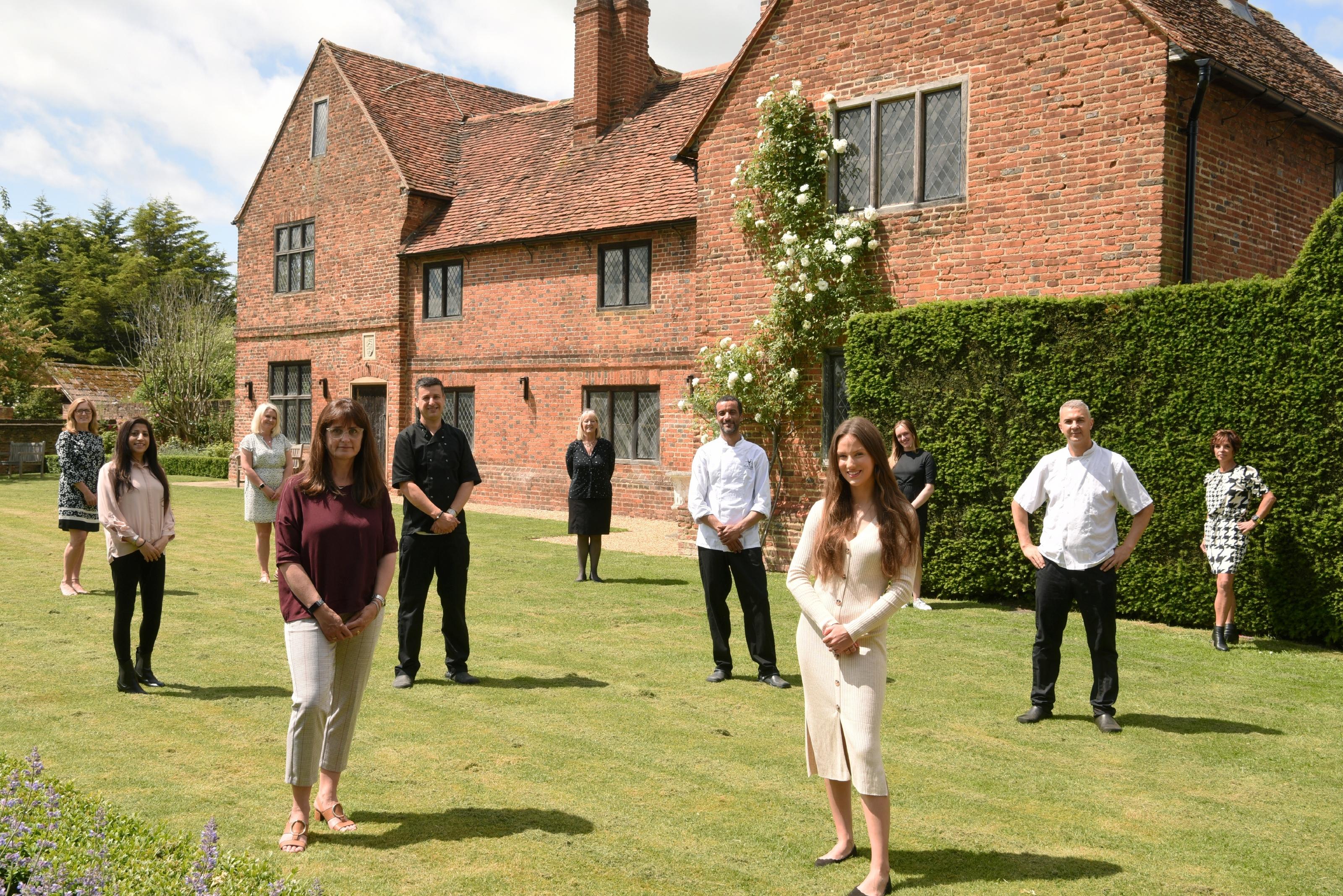 COX GREEN 133594 Photo 1 of 3 Baylis Media Photos