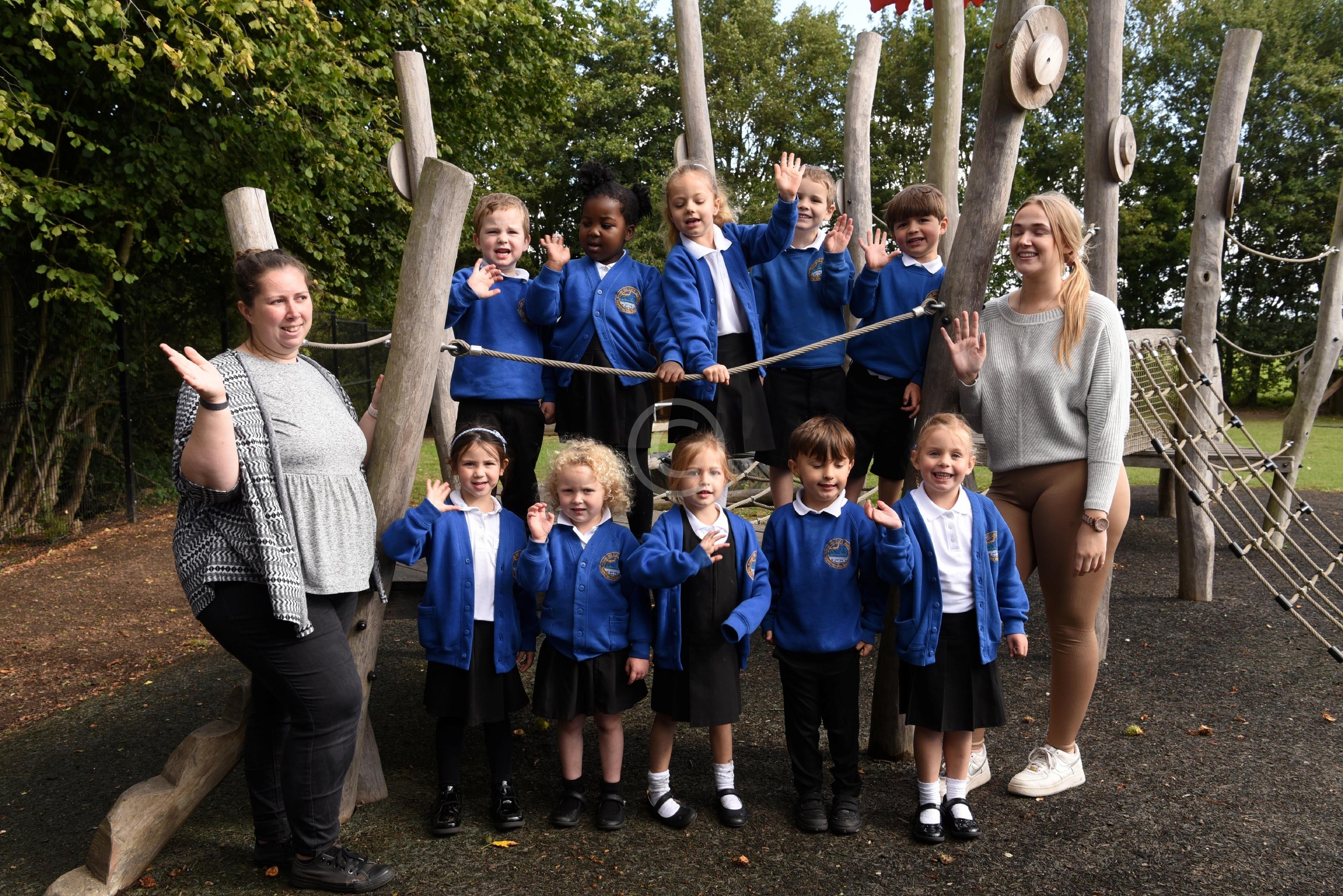 FIRST CLASS 133832 Photo 1 of 6 Baylis Media Photos