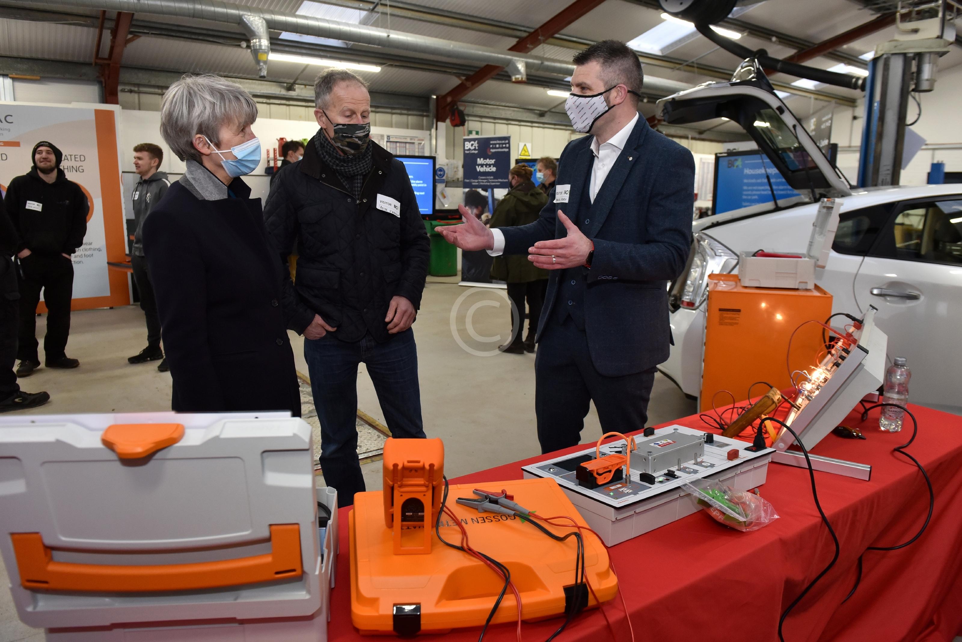 BURCHETTS GREEN 134196 Photo 2 of 26 Baylis Media Photos