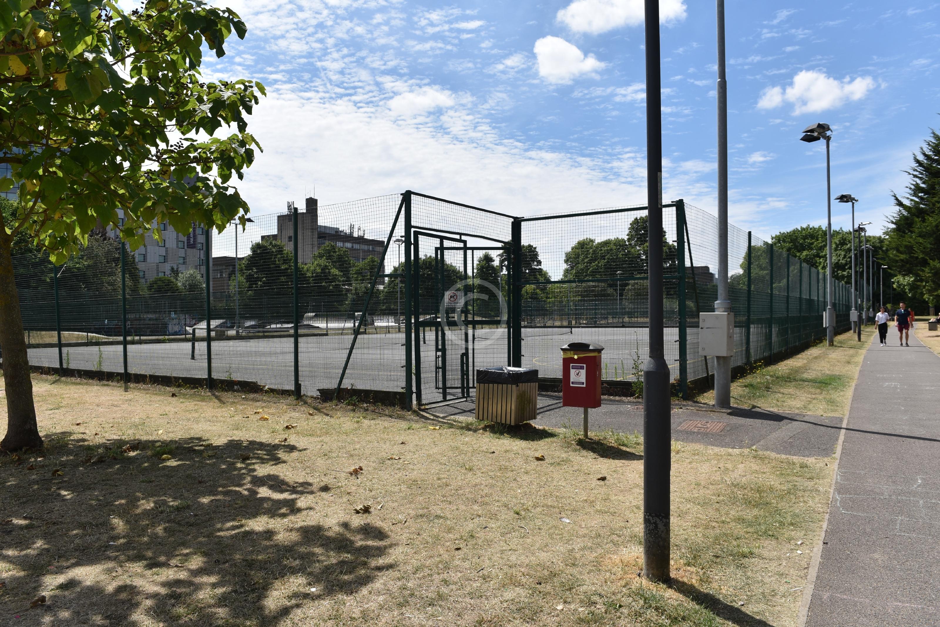 MAIDENHEAD 134695 Photo 2 of 11 Baylis Media Photos