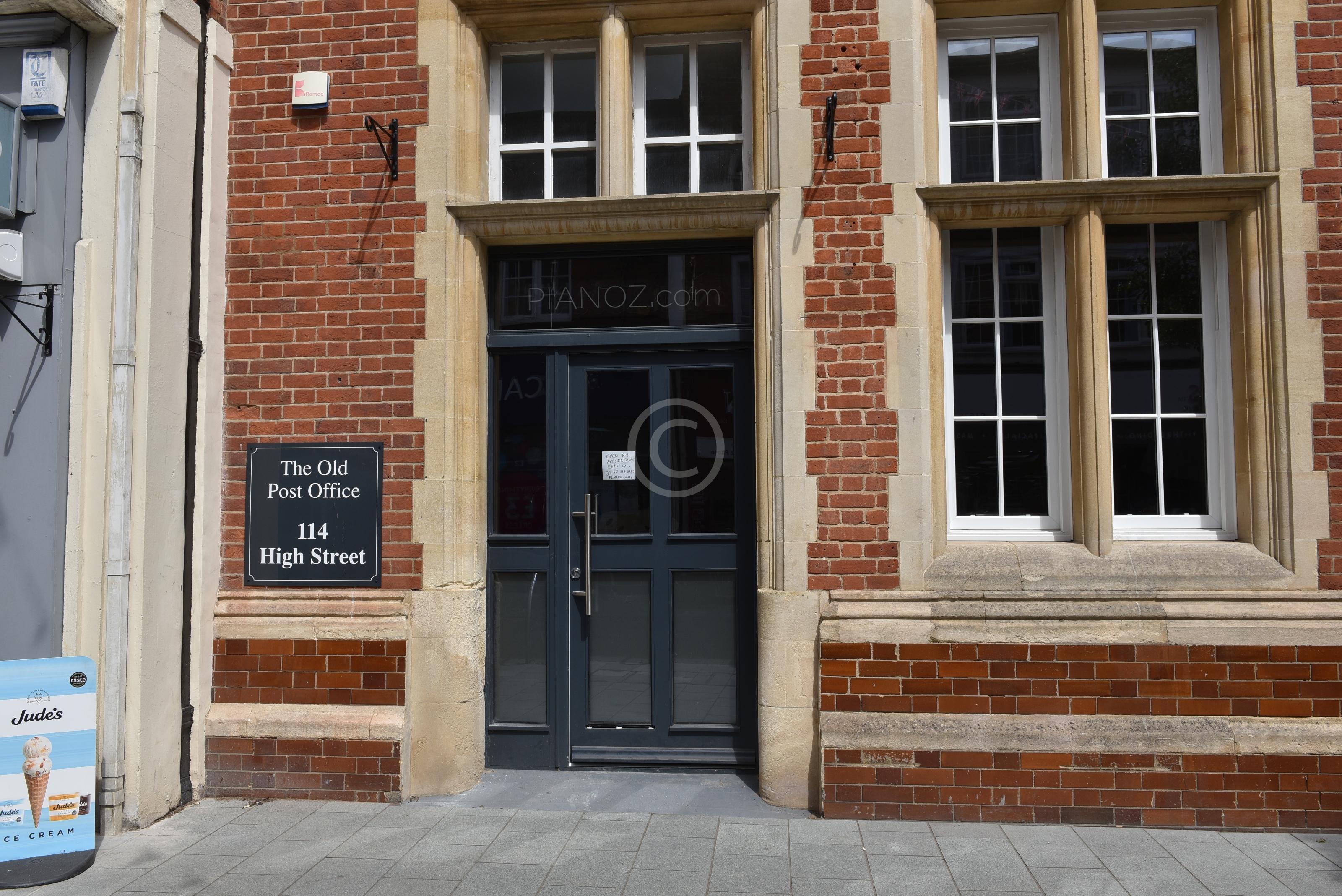 MAIDENHEAD 134727 Photo 2 of 6 Baylis Media Photos