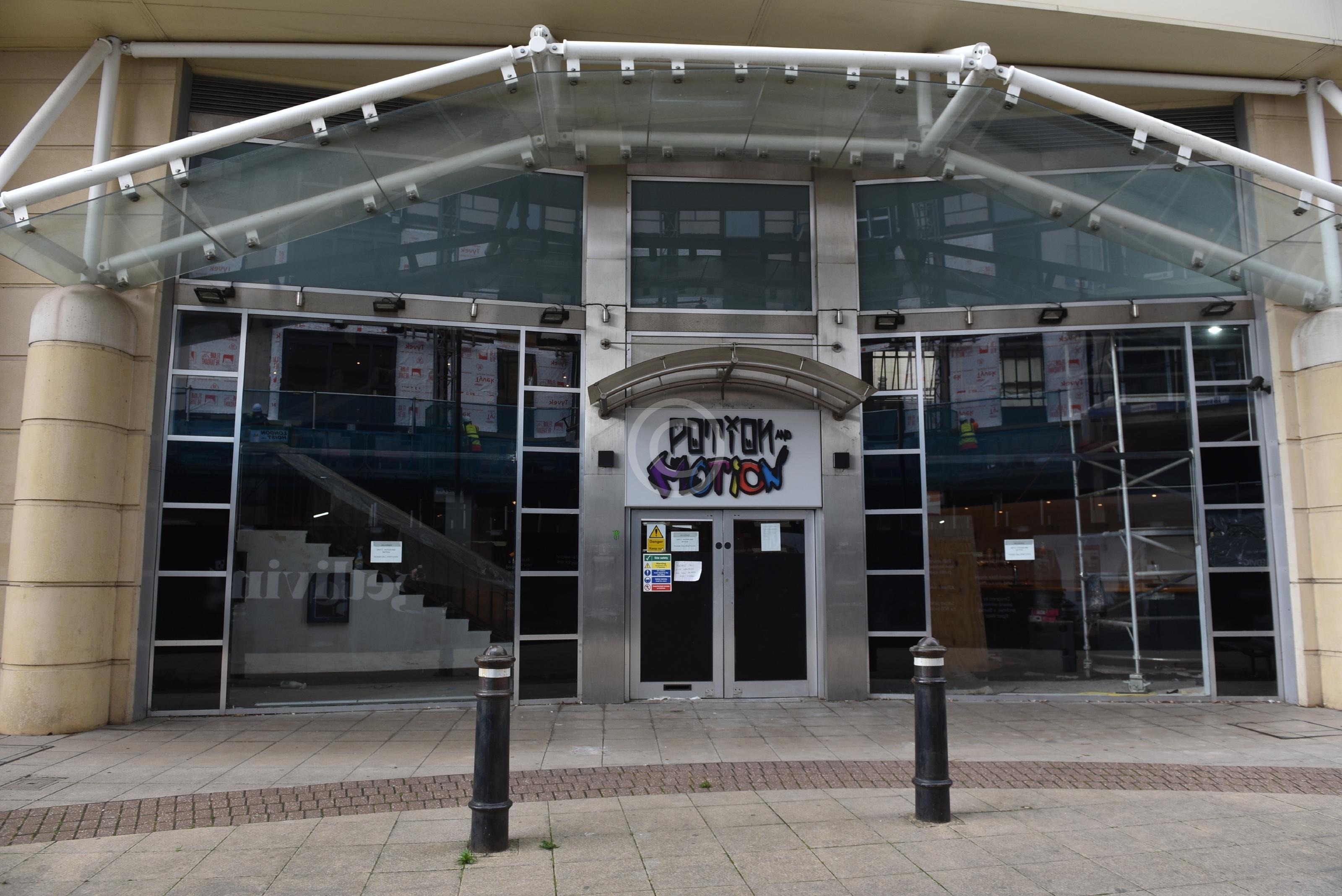 MAIDENHEAD 134945 Photo 1 of 10 Baylis Media Photos