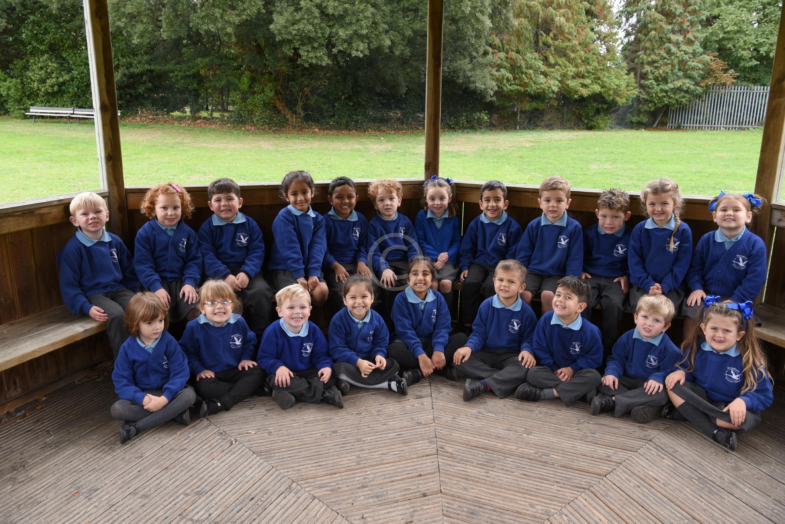 FIRST CLASS 134915 Photo 1 of 9 Baylis Media Photos