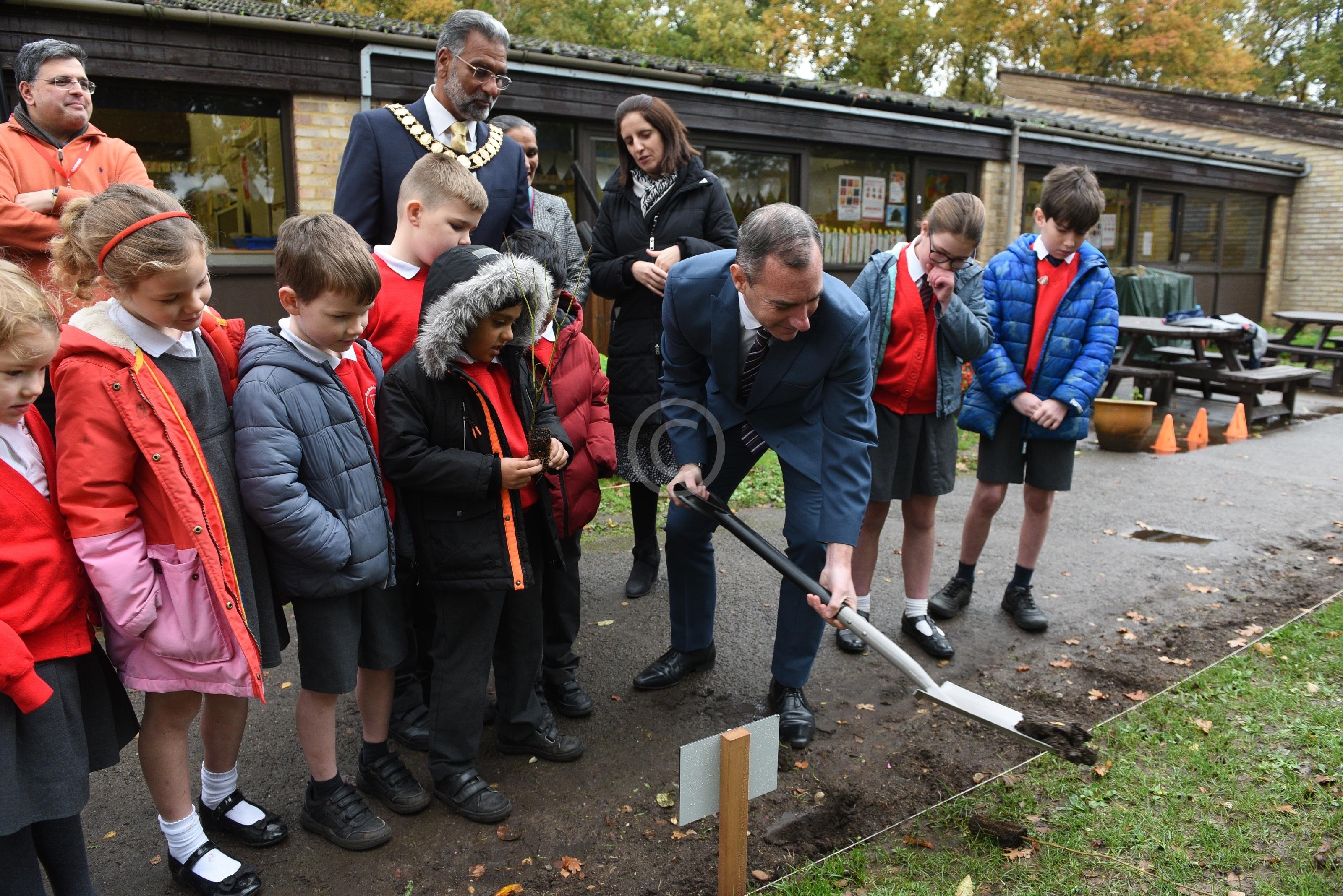FARNHAM COMMON 135059 Photo 2 of 33 Baylis Media Photos