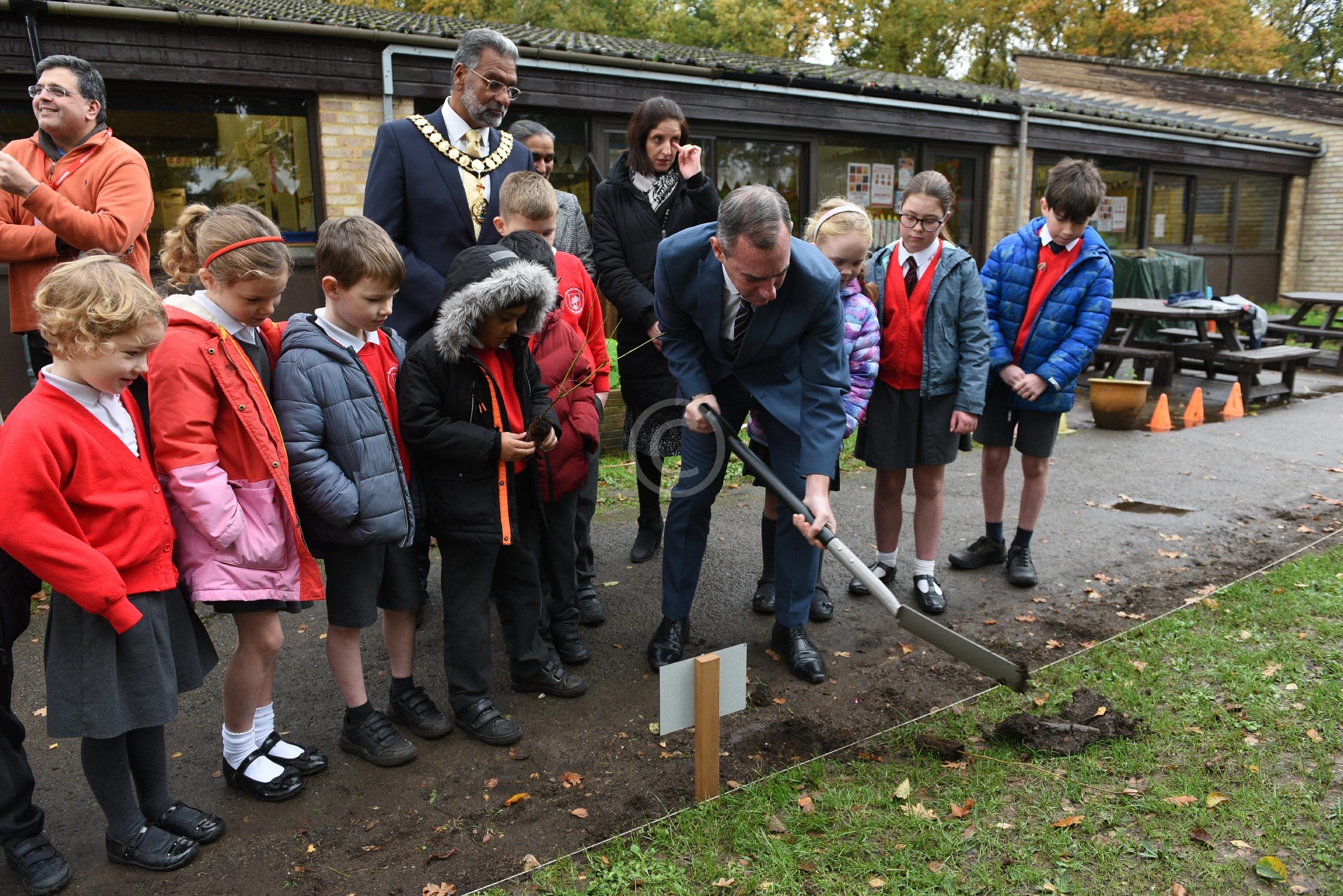 FARNHAM COMMON 135059 Photo 2 of 33 Baylis Media Photos