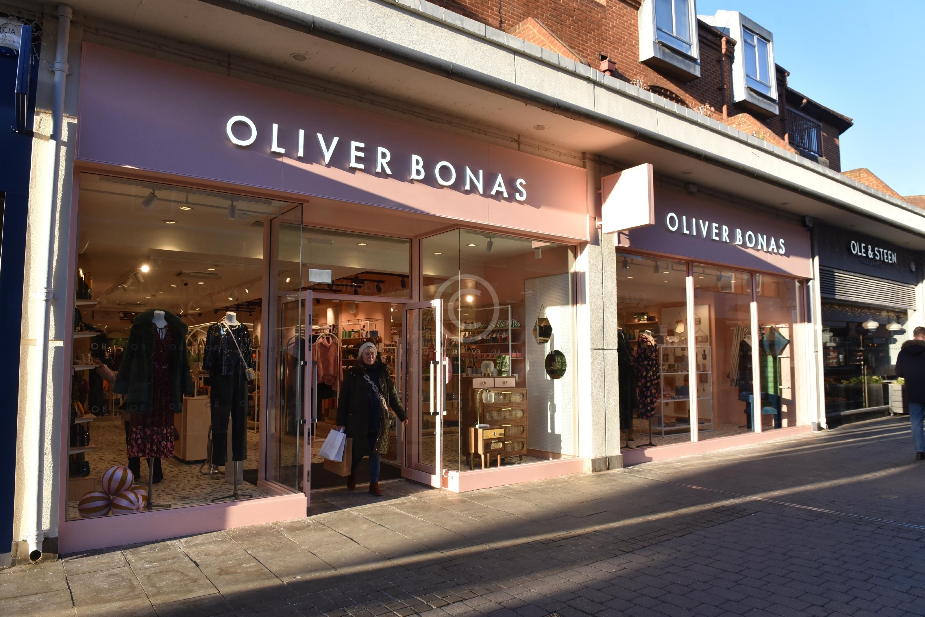 WINDSOR 135104 Photo 1 of 5 Baylis Media Photos