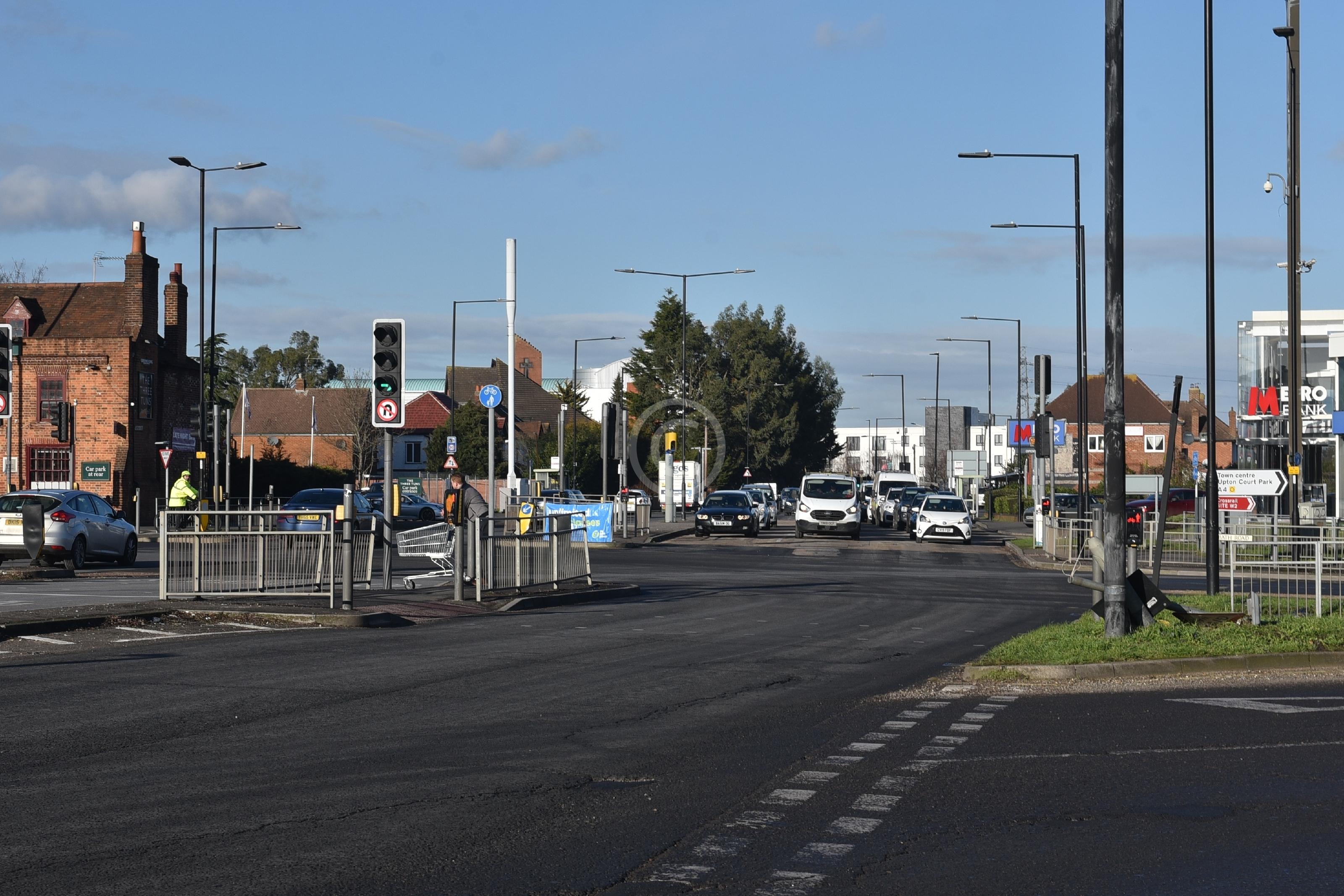 SLOUGH 135185 Photo 1 of 15 Baylis Media Photos