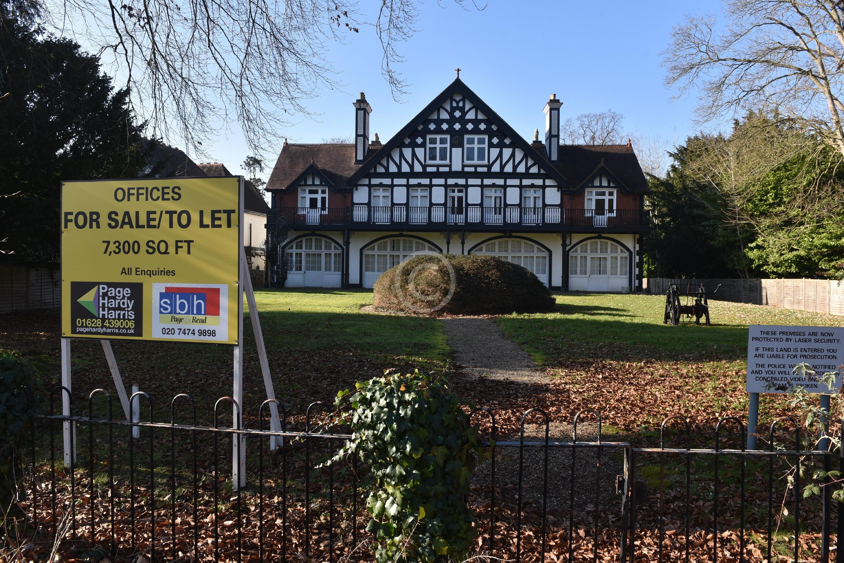 MAIDENHEAD 135222 Photo 1 of 16 Baylis Media Photos