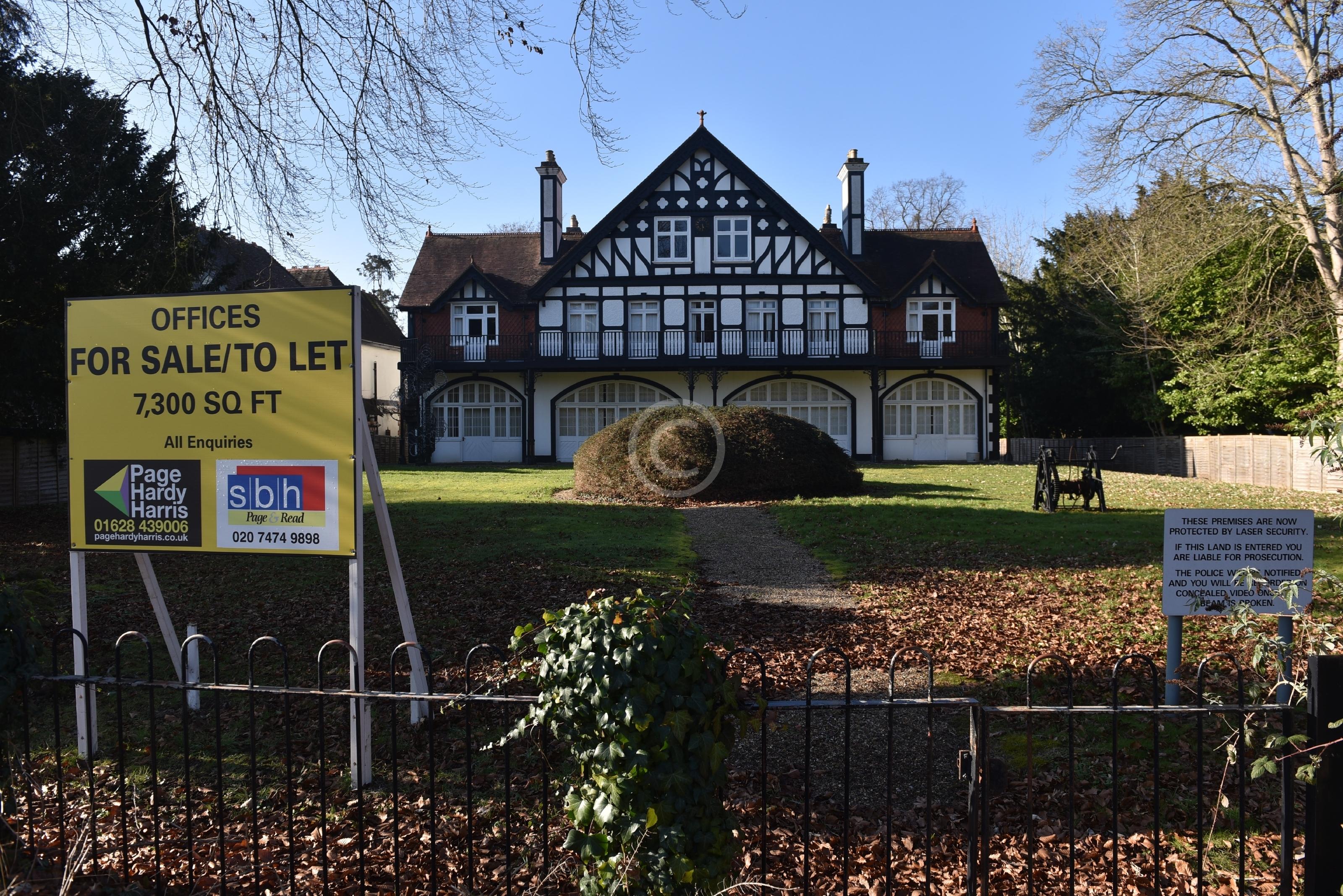 MAIDENHEAD 135222 Photo 1 of 16 Baylis Media Photos