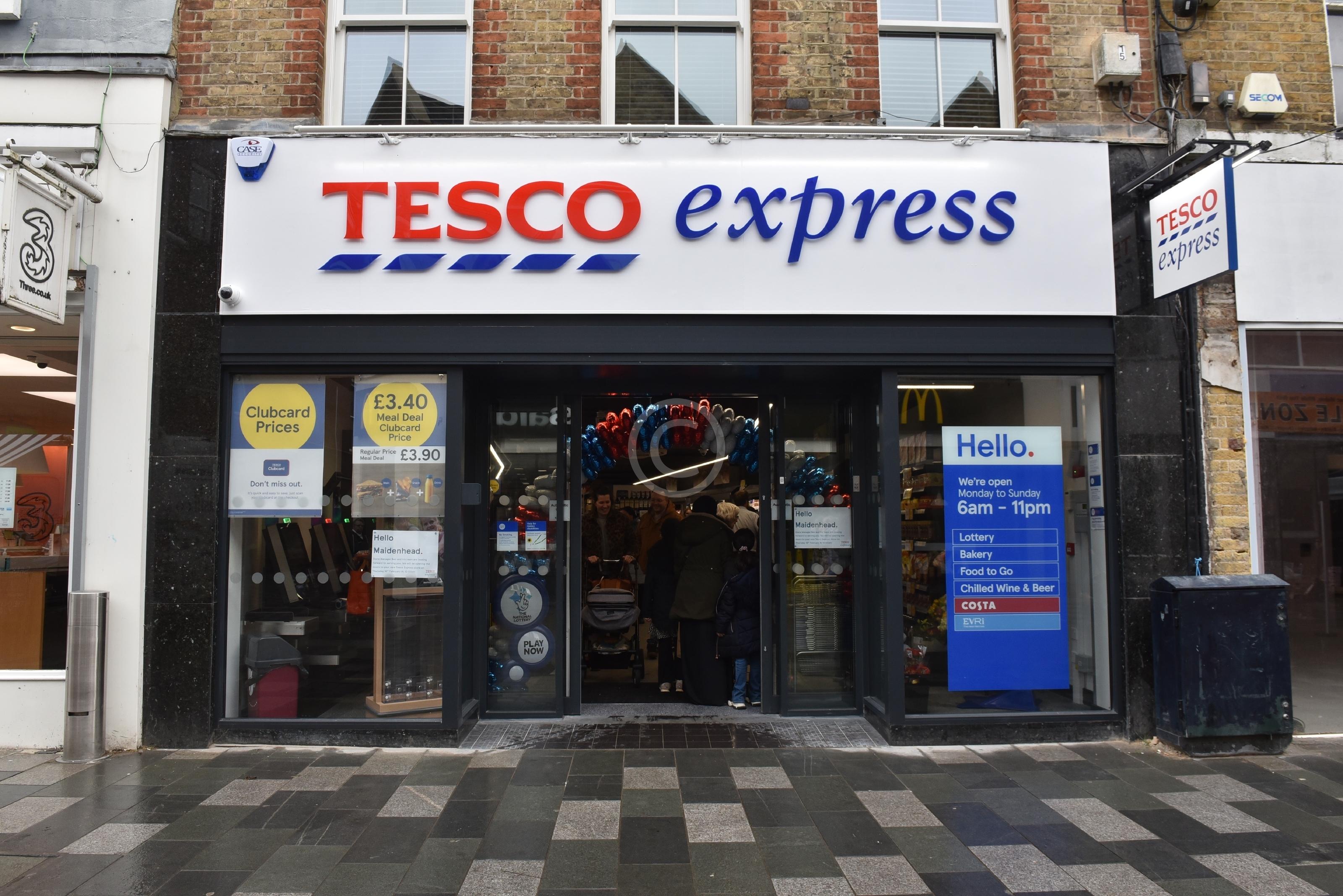 MAIDENHEAD 135244 Photo 1 of 12 Baylis Media Photos