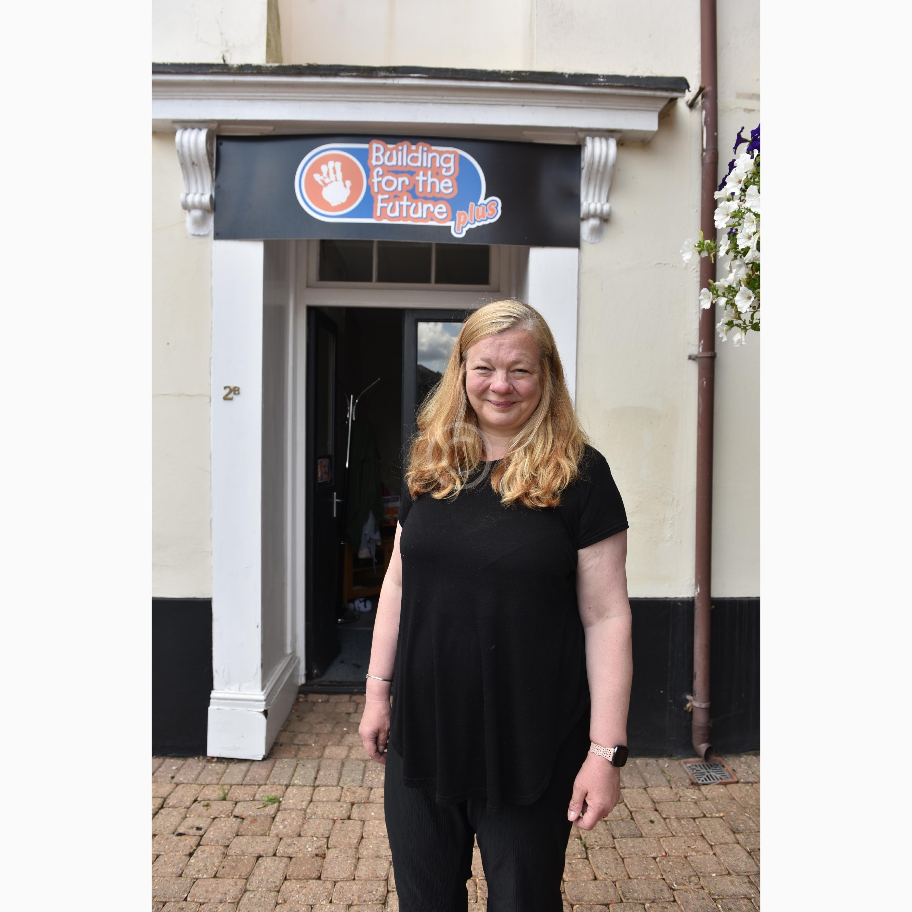 TWYFORD 135615 Photo 1 of 13 Baylis Media Photos