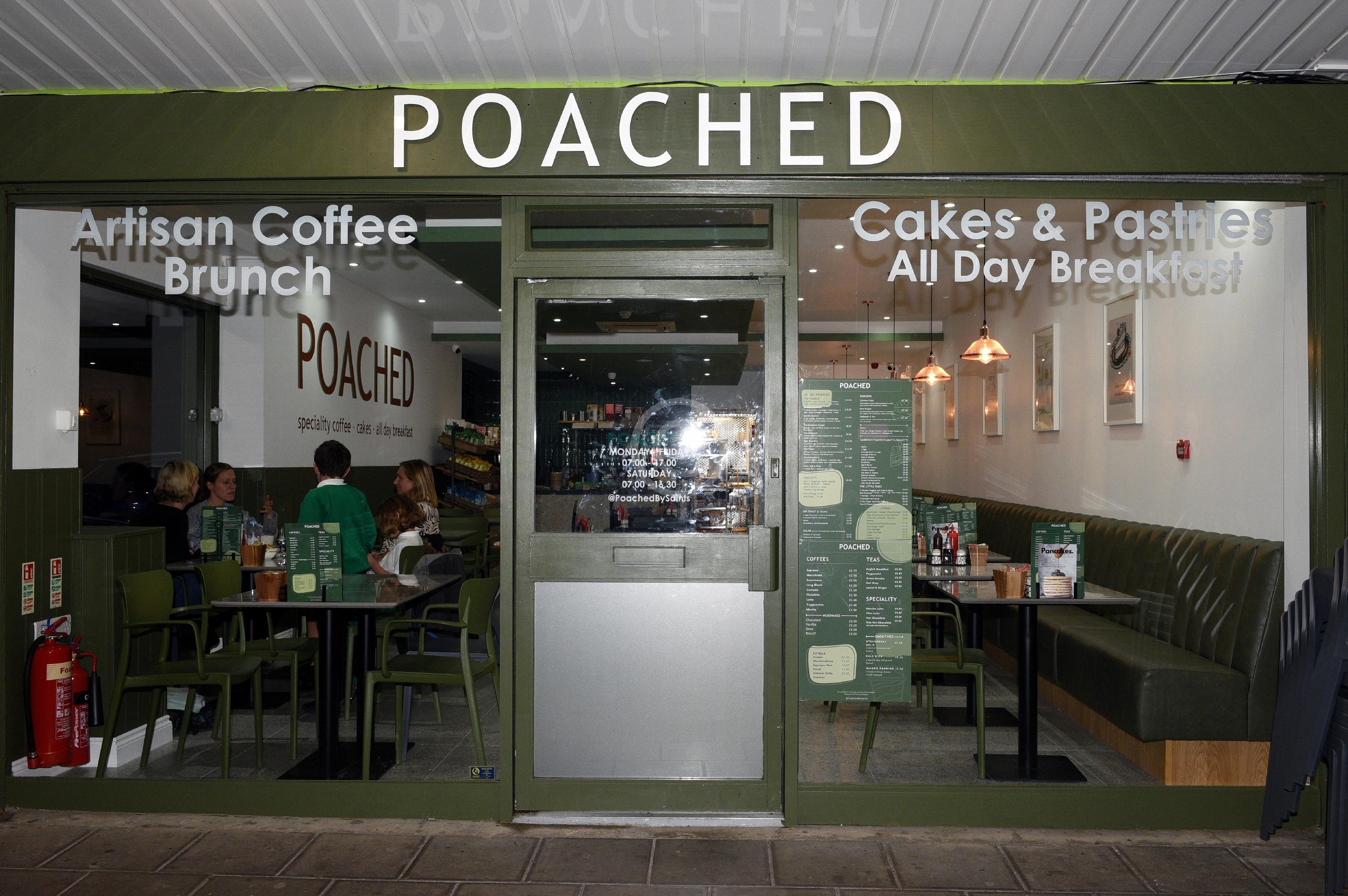 COX GREEN 135952 Photo 1 of 6 Baylis Media Photos