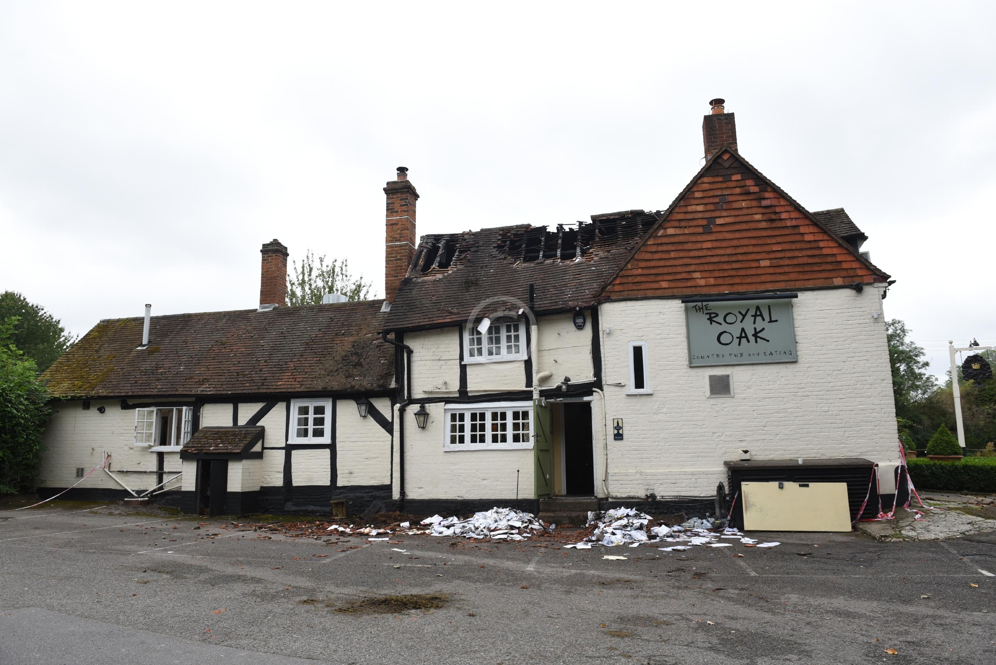 Official Pub Guide The Queens Head Little Marlow Buckinghamshire