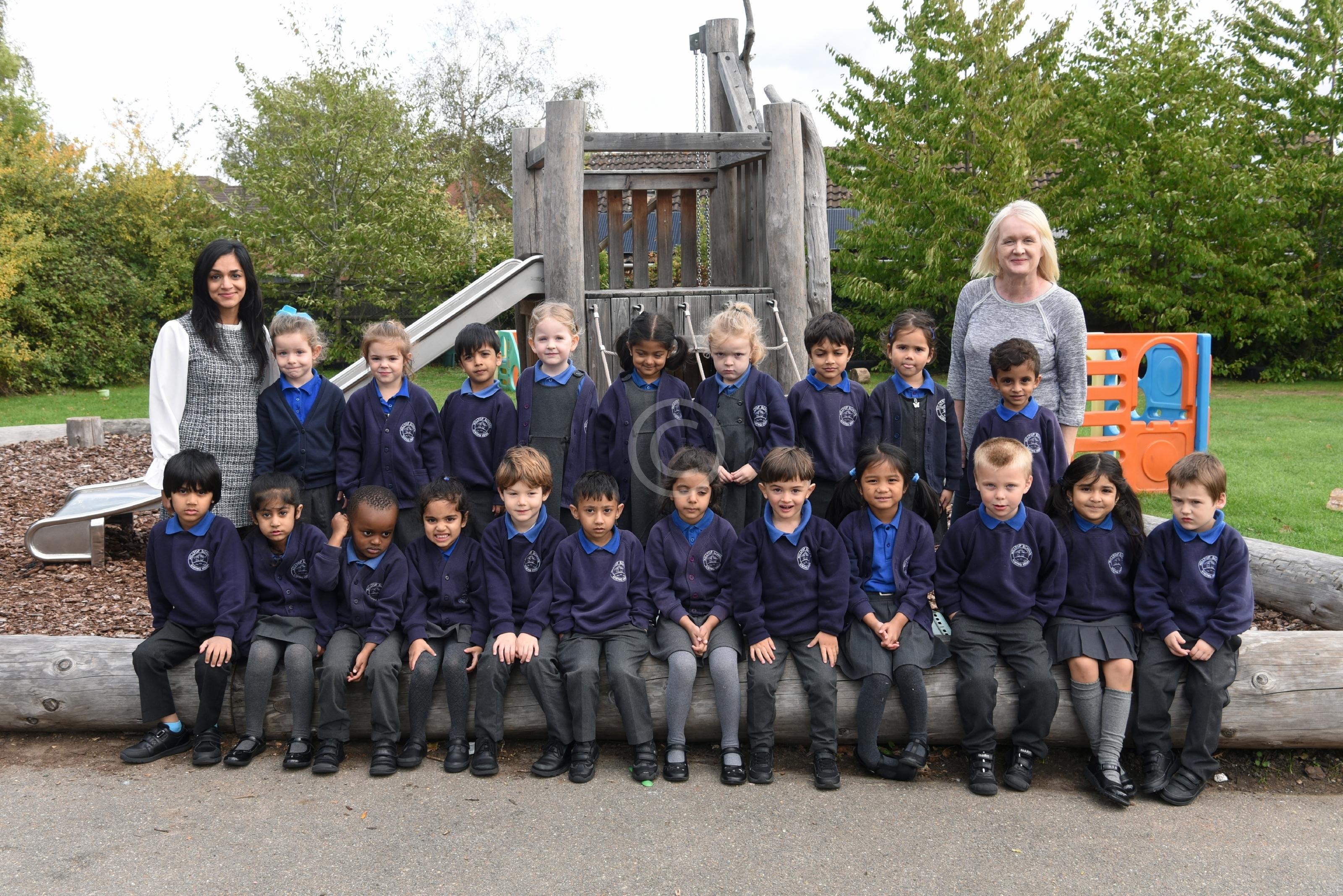 FIRST CLASS 134942 - Photo 1 of 8 - Baylis Media Photos