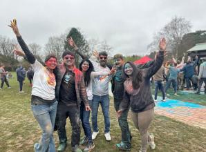 Holi 2026: Hundreds celebrate in colour across Maidenhead