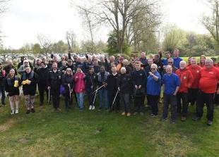 More than 60 volunteers take part in Thames Trade Clean-up Day at River Thames locks