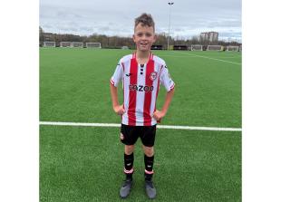 Cox Green footballer turns setback into business start-up with new shin pads Cox Green footballer turns setback into business start-up with new shin pads