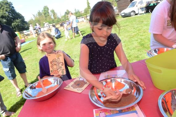 Ava Dawes 6, Tegan Lorey 6. Fifield Fun Day, Fifield. It almost didn’t take place due to lack of volunteers. Charities benefiting this year are Taplow Traffic Charity Trust and Hearing Dogs.