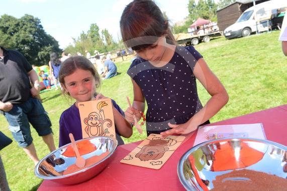 Ava Dawes 6, Tegan Lorey 6. Fifield Fun Day, Fifield. It almost didn’t take place due to lack of volunteers. Charities benefiting this year are Taplow Traffic Charity Trust and Hearing Dogs.