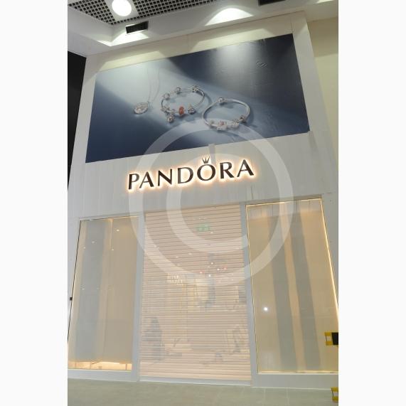 Pandora shop opening in the The Nicholsons Centre,Maidenhead.