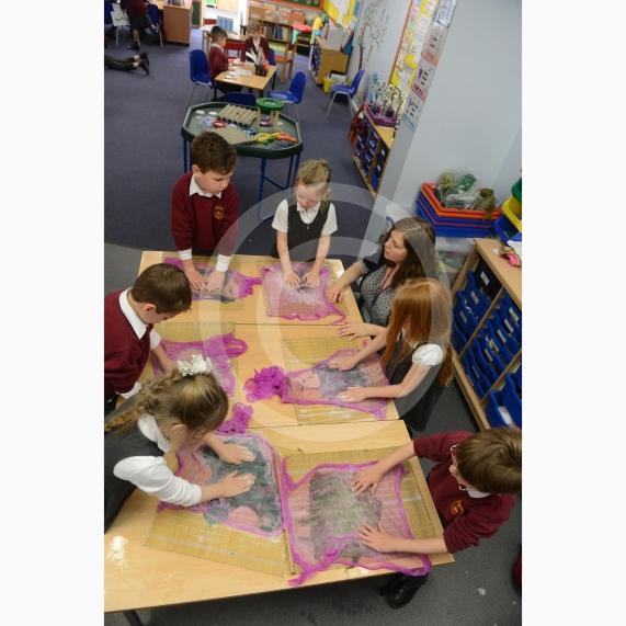 Holyport Primary School, Stroud Farm RoadNorden Farm coming in and running collaborative textiles afternoon for Year 1 children. 