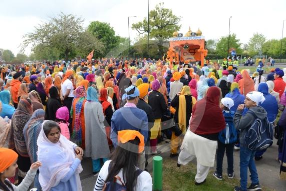 Nagar Kirtan procession in Slough starting at Singh Sabha Gurdwara and ending at Ramgarhia Gurdwara.