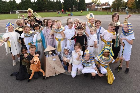 Year 4 children at Holyport Primary School are dressed up as Egyptians. Stroud Farm Rd, Holyport, Maidenhead 